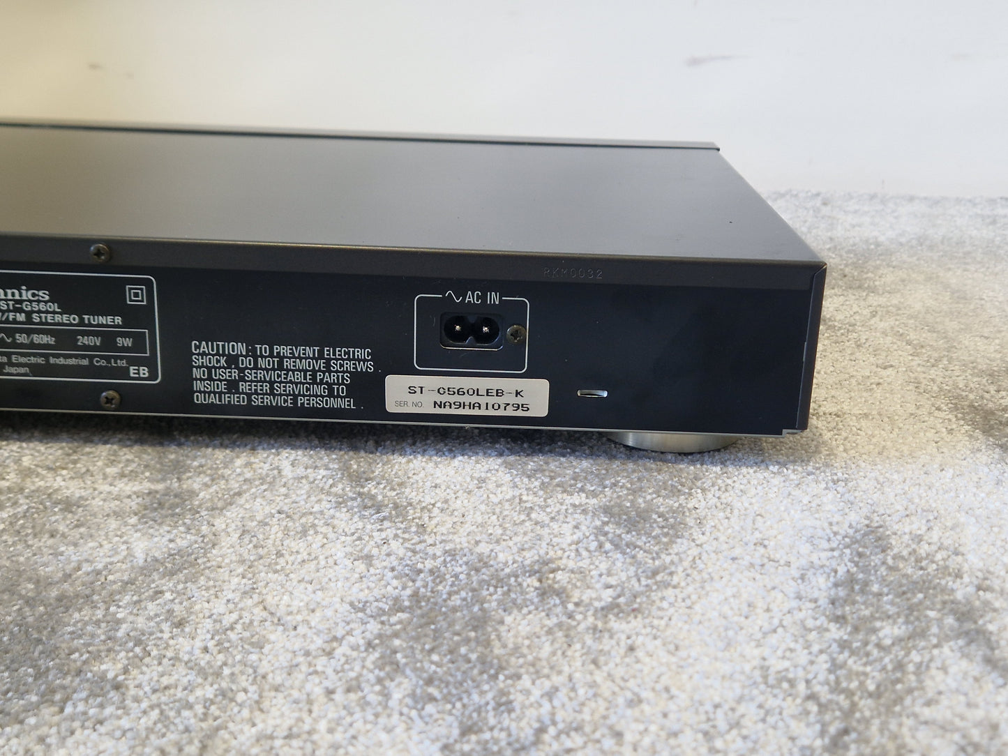 Technics ST-G560L Quartz Synthesizer LW/MW/FM Stereo Tuner – Digital Display - Excellent