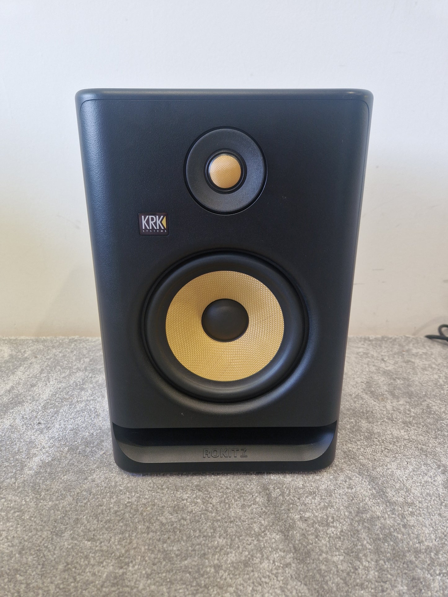 KRK Rokit 7 G4 Studio Monitor – Kevlar Drivers & DSP Room Tuning - Excellent