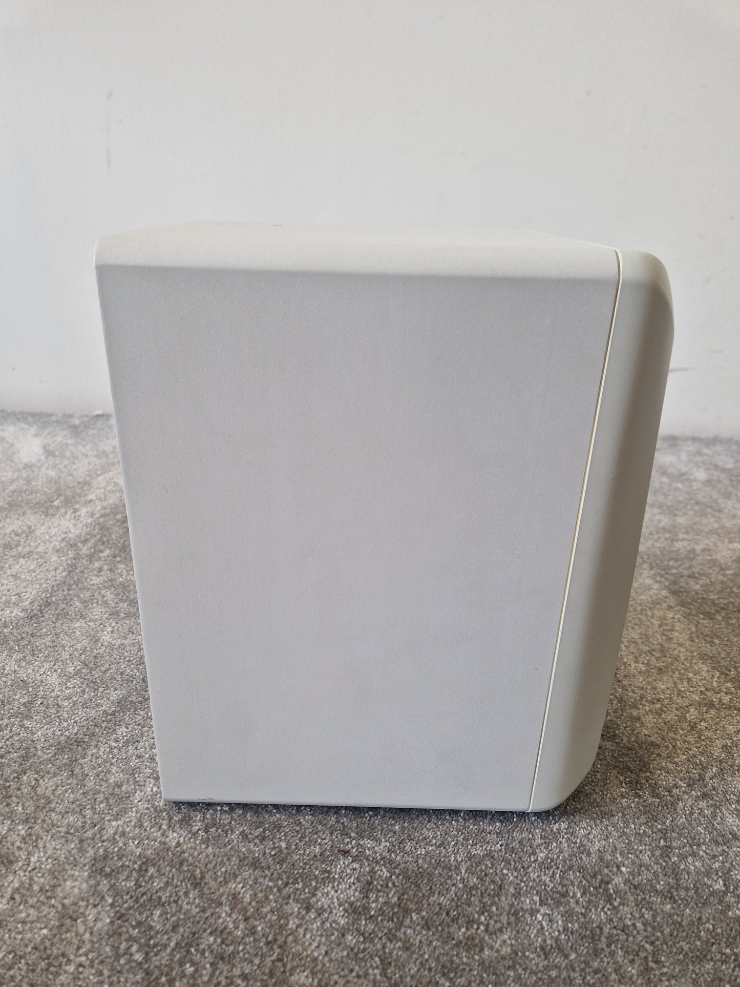 KRK Rokit 5 Powered Studio Monitor – 5" Woofer & Bi-Amp Design – Very Good