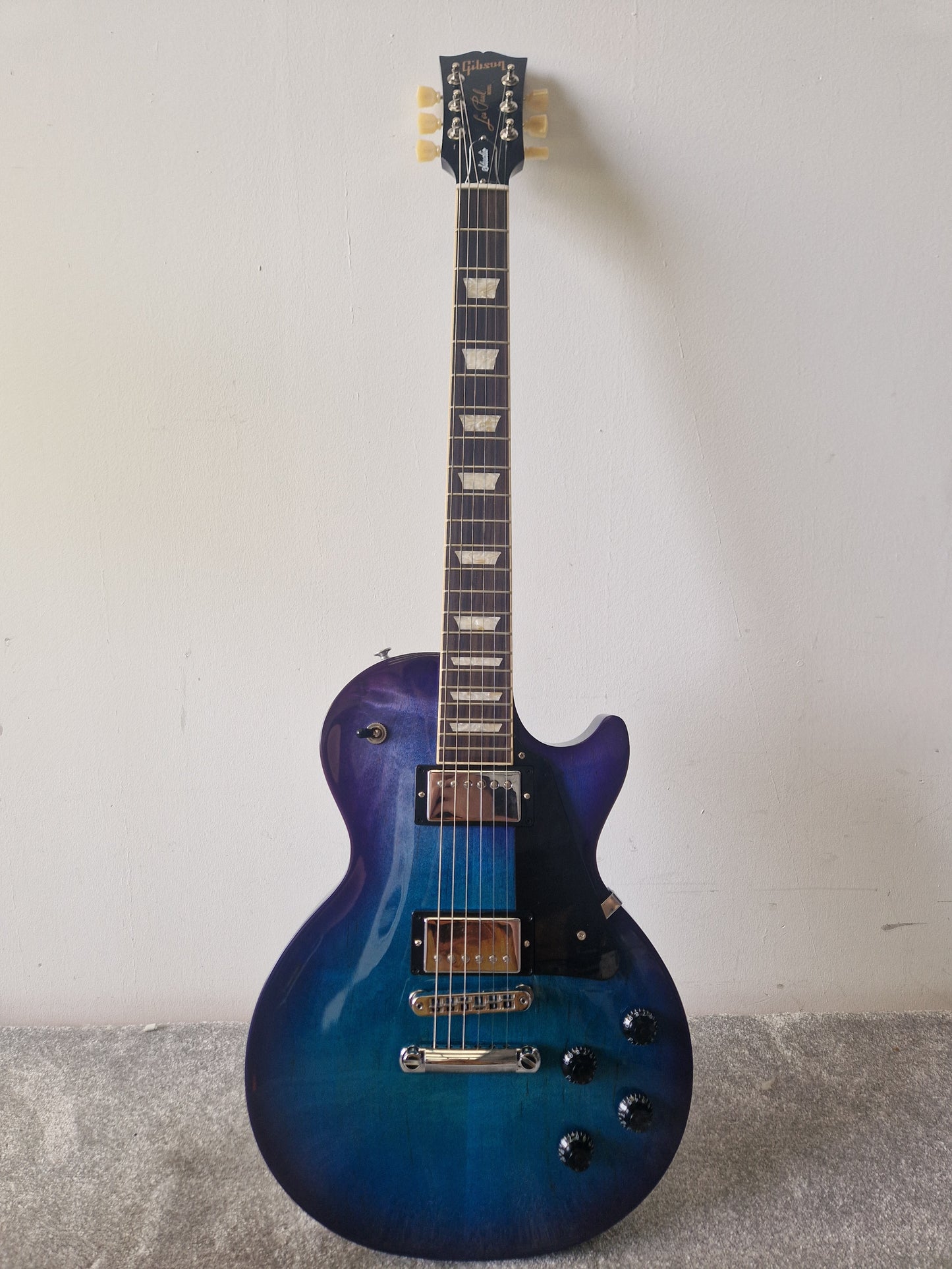 Gibson Les Paul Studio 2025 Blueberry Burst – Burstbucker Pickups – Excellent w/ Case