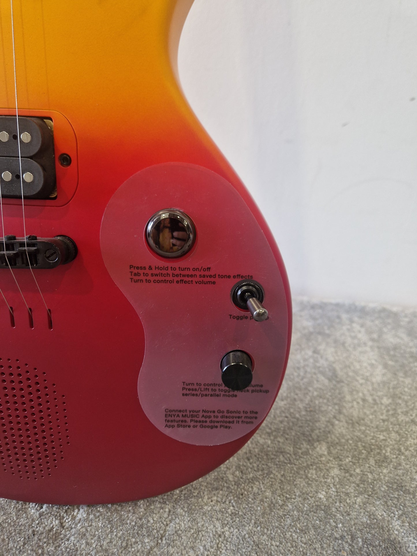 Enya Nova Go Sonic Smart Guitar– Carbon Fiber Build w/ Gig Bag – Very Good