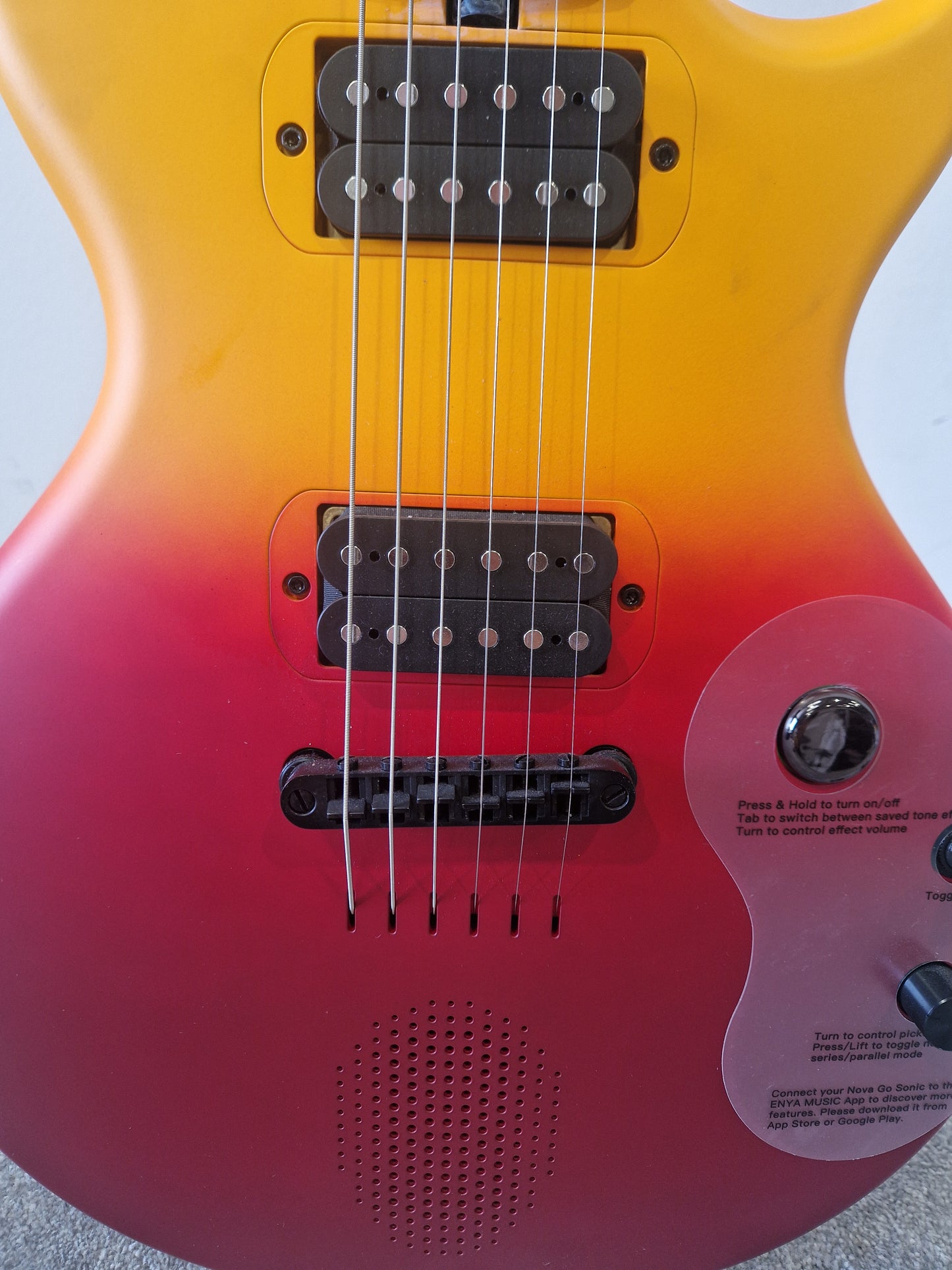 Enya Nova Go Sonic Smart Guitar– Carbon Fiber Build w/ Gig Bag – Very Good