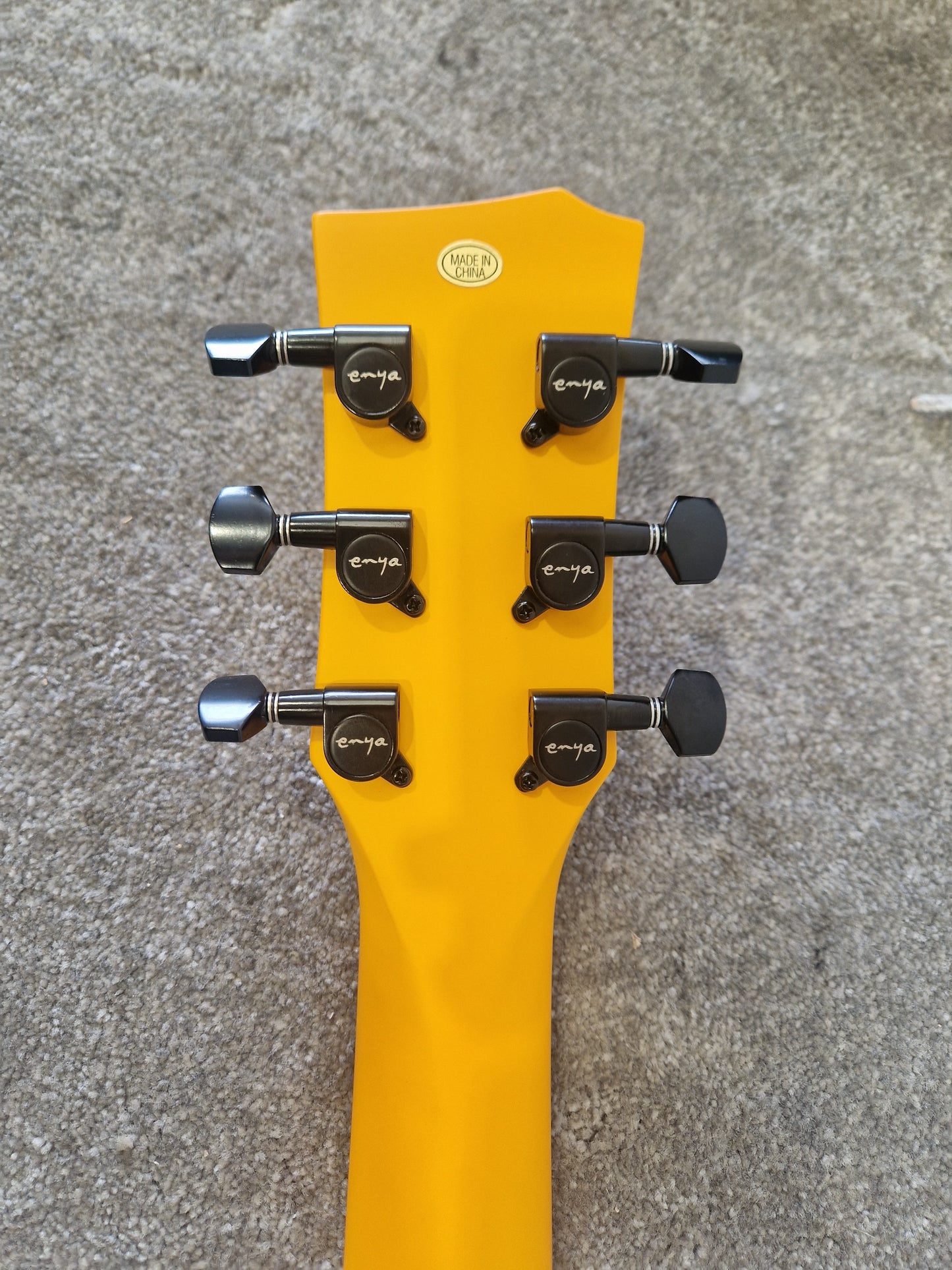 Enya Nova Go Sonic Smart Guitar– Carbon Fiber Build w/ Gig Bag – Very Good