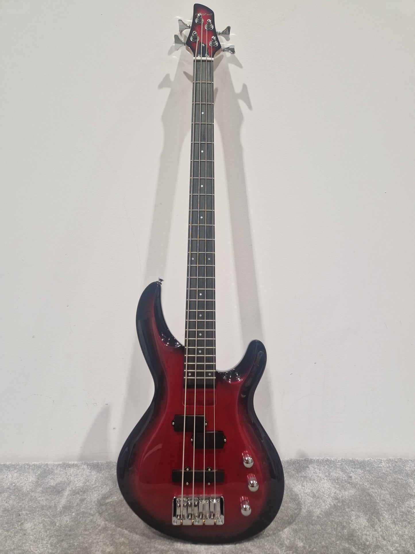 Aria Pro II IGB STD Bass – 24-Fret Design & SSH Pickup Configuration – Excellent