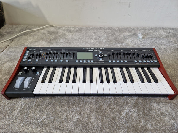 Behringer DeepMind 6 Synthesizer – 6-Voice Analog Polyphony – Mint w/ Original Box