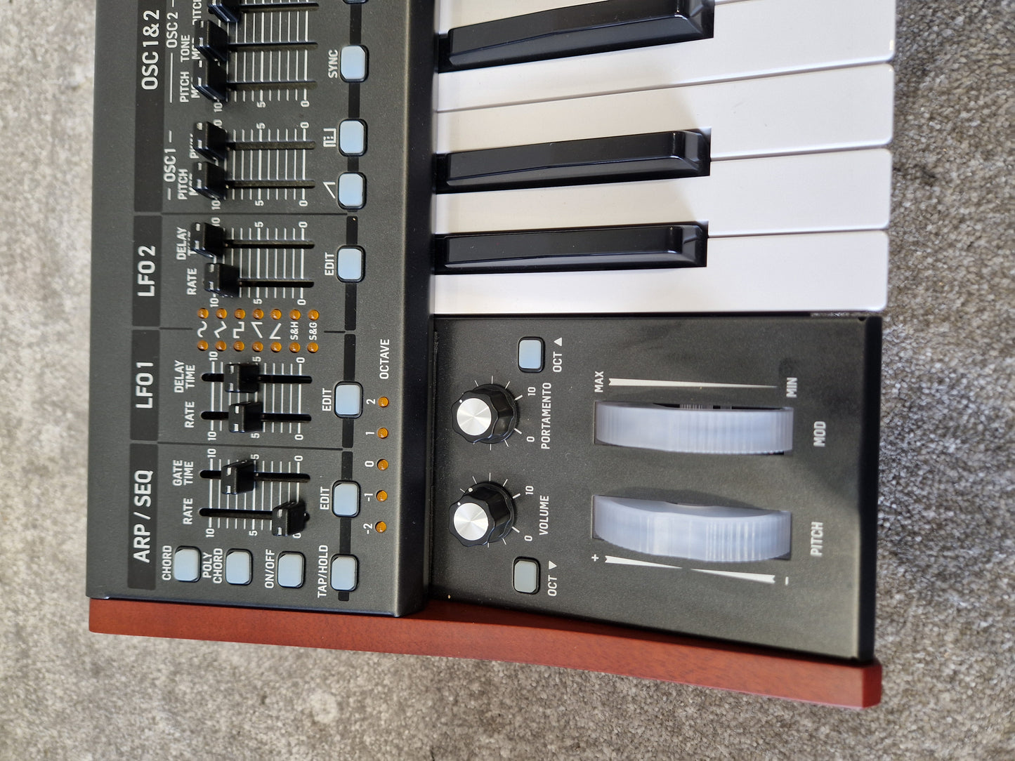 Behringer DeepMind 6 Synthesizer – 6-Voice Analog Polyphony – Mint w/ Original Box