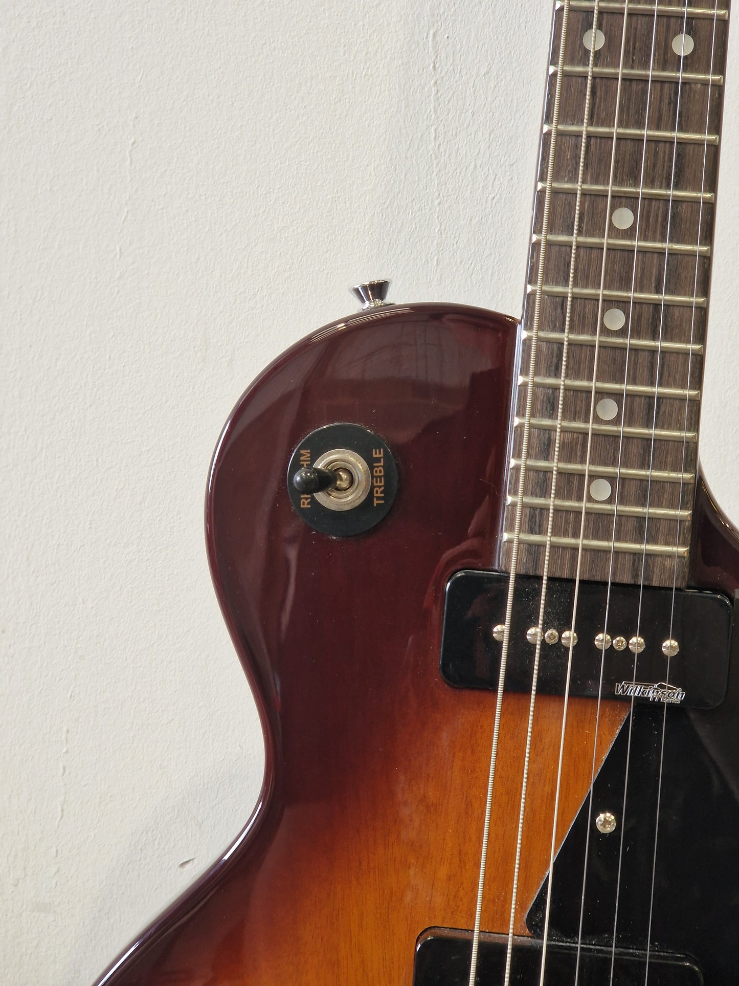 Vintage V132 – 2020 – P90 Pickups & Mahogany Body – Very Good