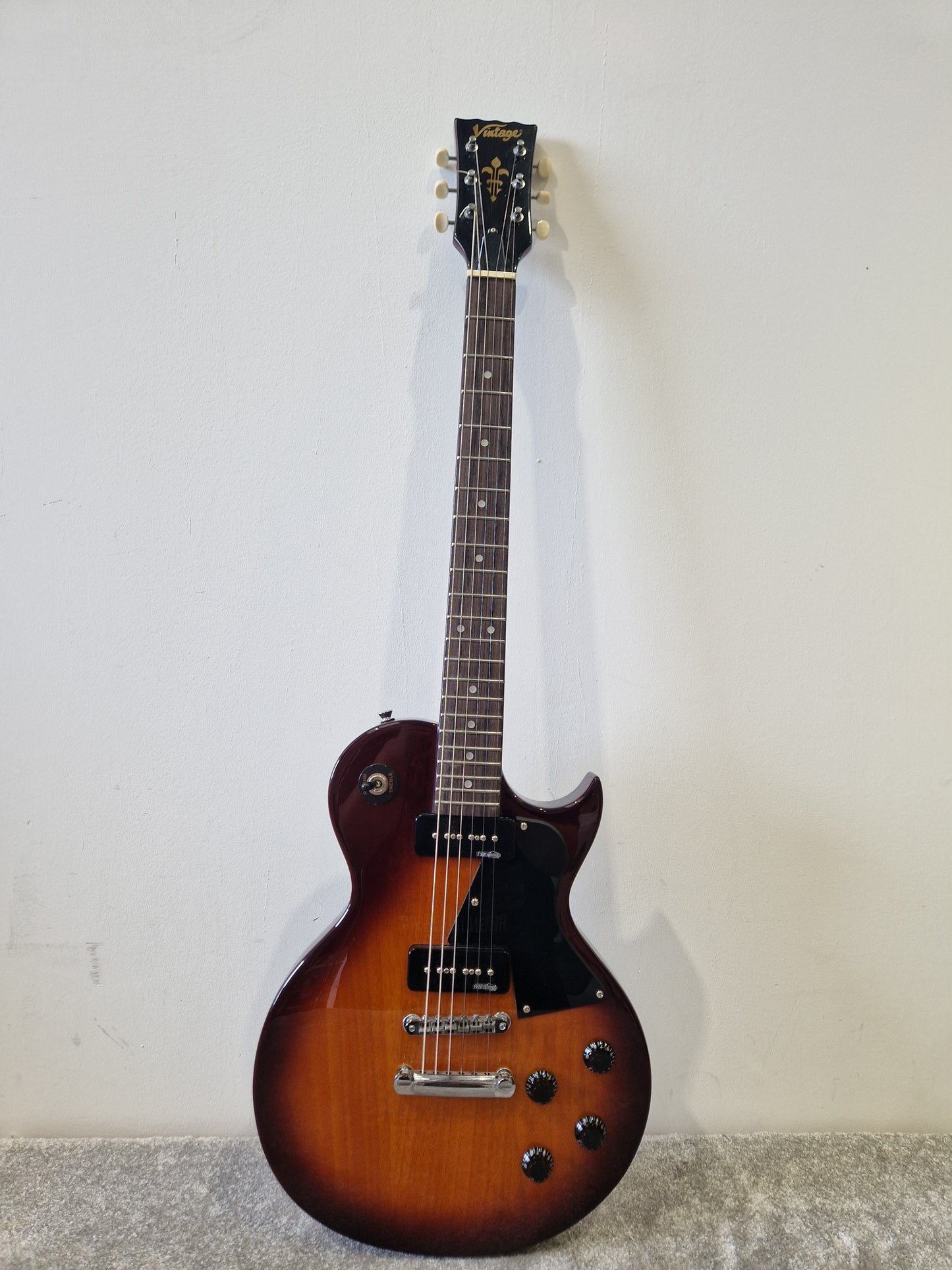 Vintage V132 – 2020 – P90 Pickups & Mahogany Body – Very Good
