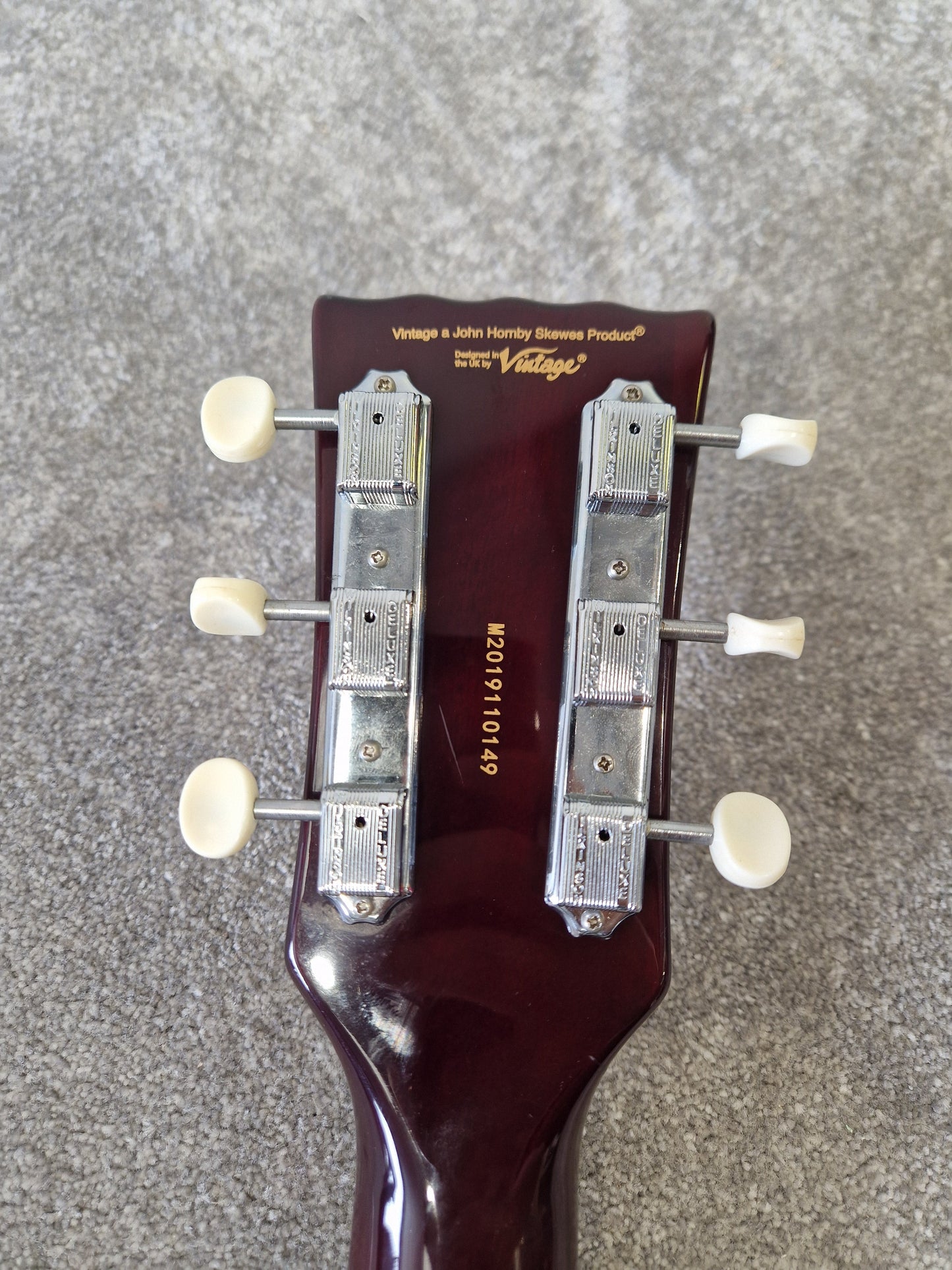 Vintage V132 – 2020 – P90 Pickups & Mahogany Body – Very Good