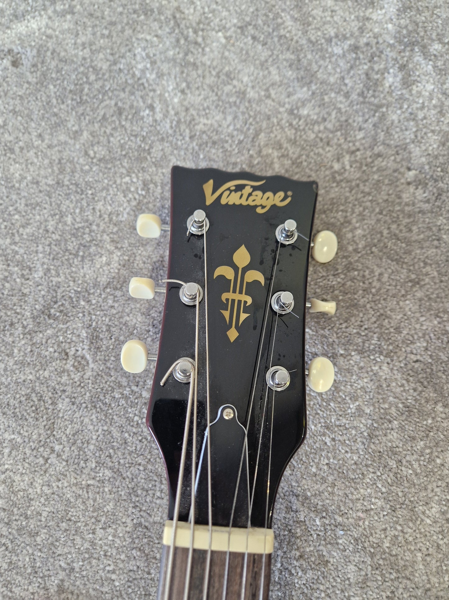 Vintage V132 – 2020 – P90 Pickups & Mahogany Body – Very Good
