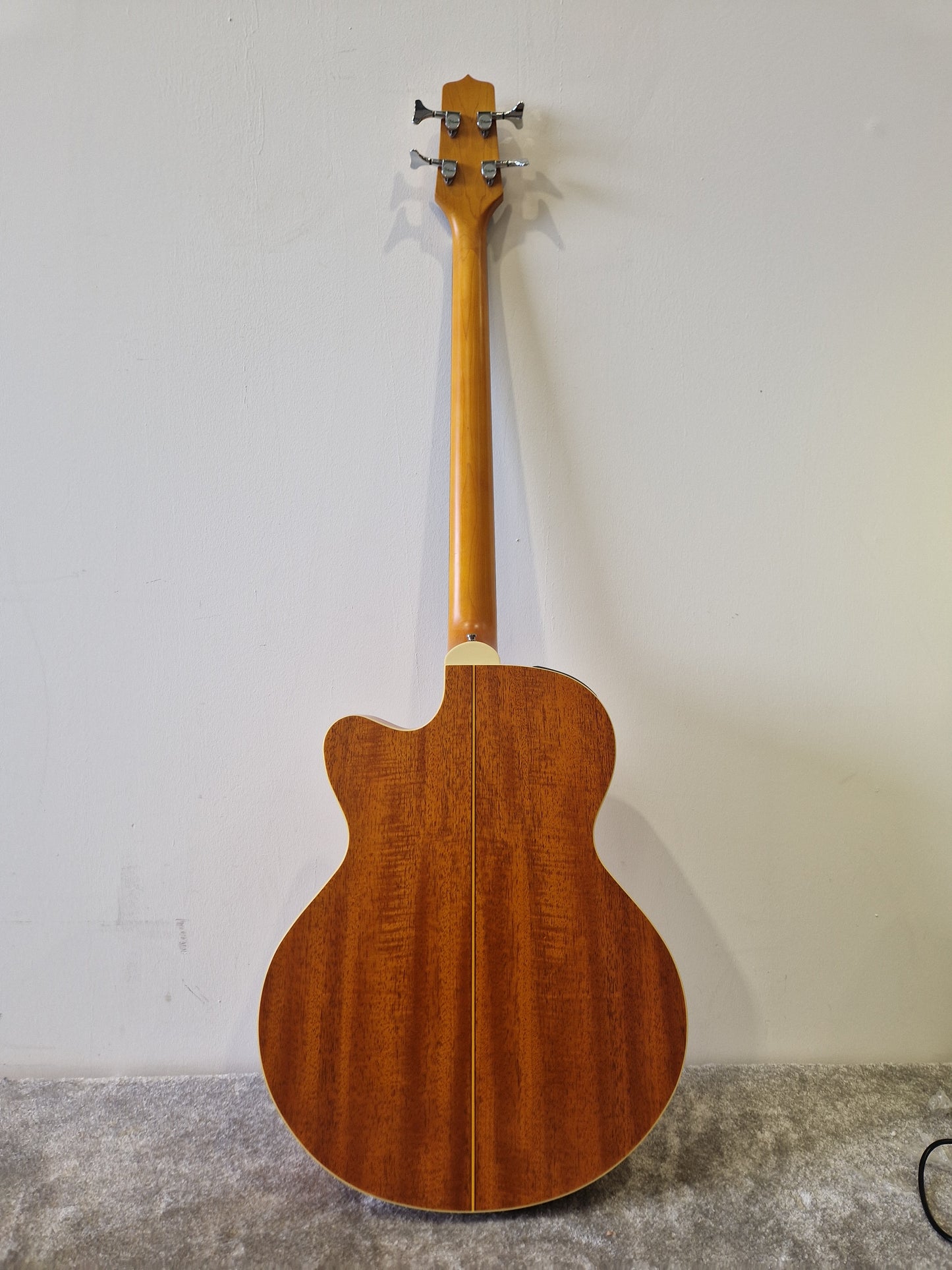 Takamine EG512C Acoustic Bass – Spruce Top & TK-40B Preamp – Excellent w/ Hard Case