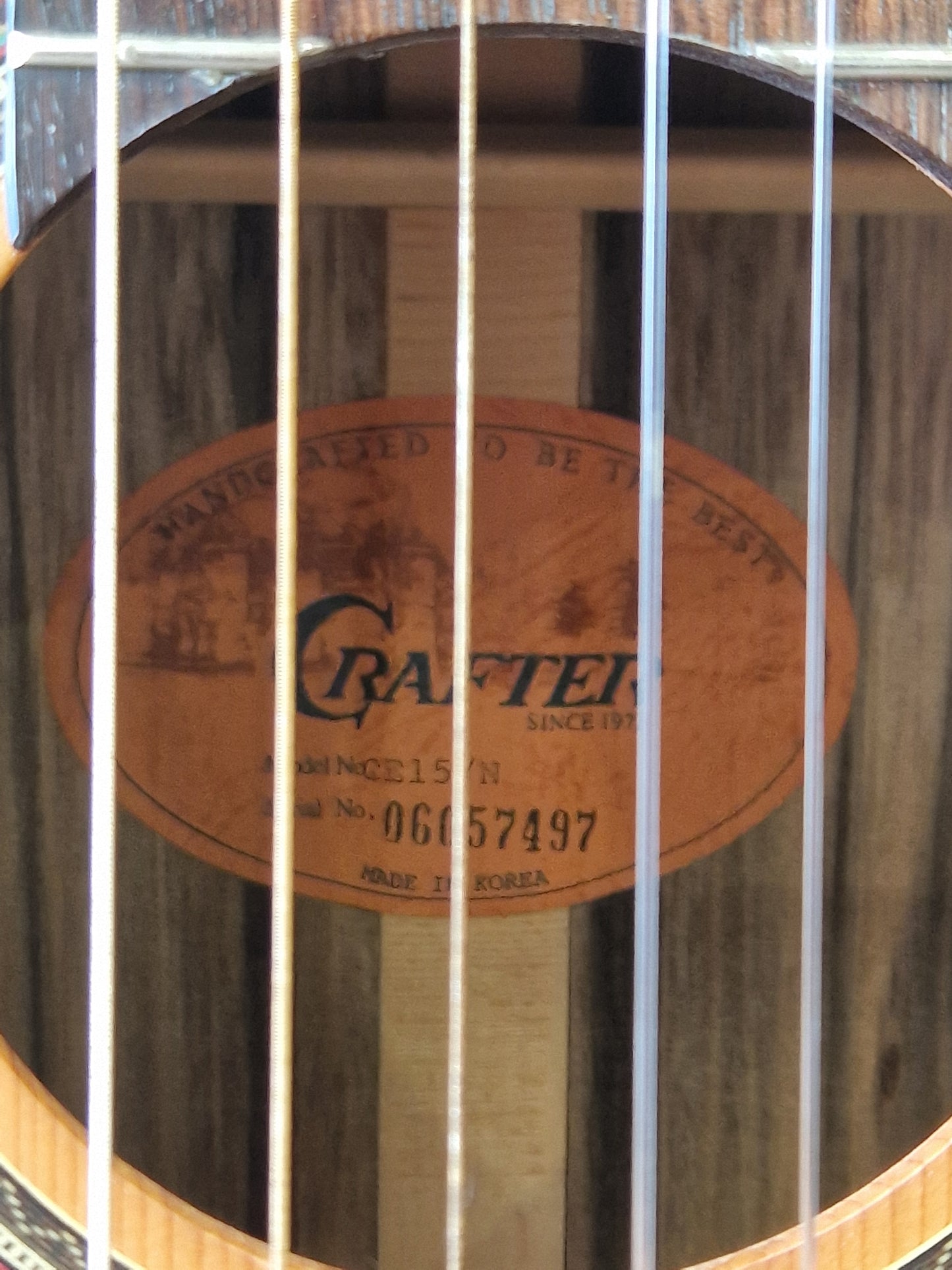 Crafter CE15/N Electro Classical – Solid Cedar Top & LR-T Pro Preamp – Excellent
