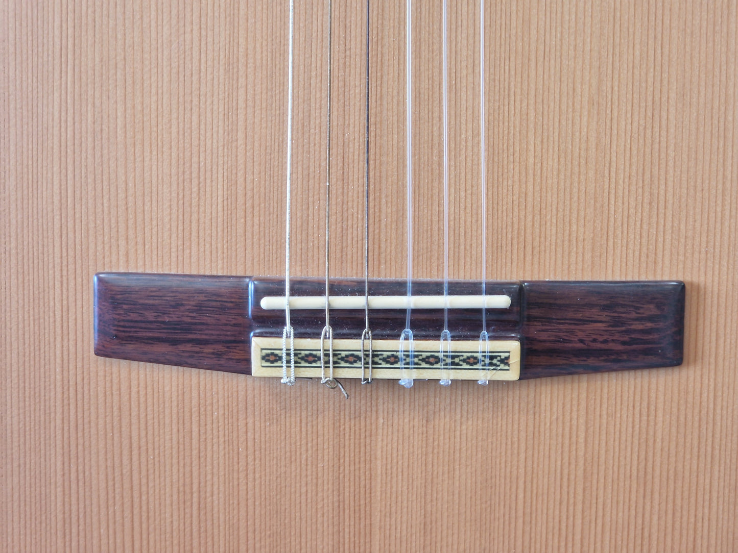 Crafter CE15/N Electro Classical – Solid Cedar Top & LR-T Pro Preamp – Excellent
