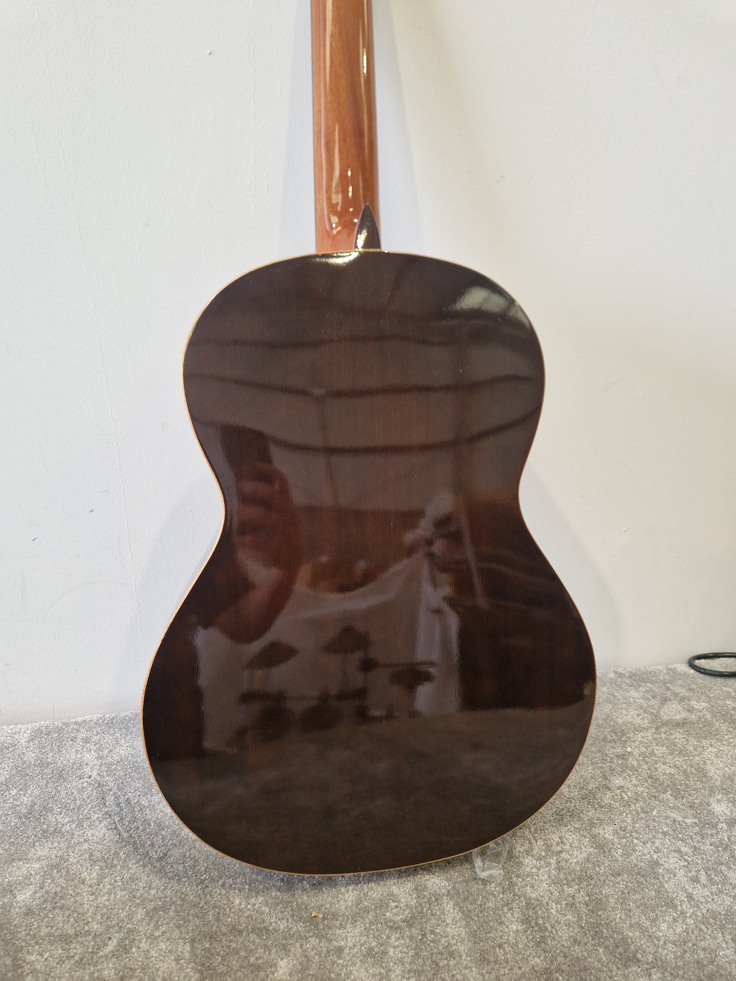 Alhambra 3C Classical Guitar – Solid Cedar Top & Mahogany Back – Excellent