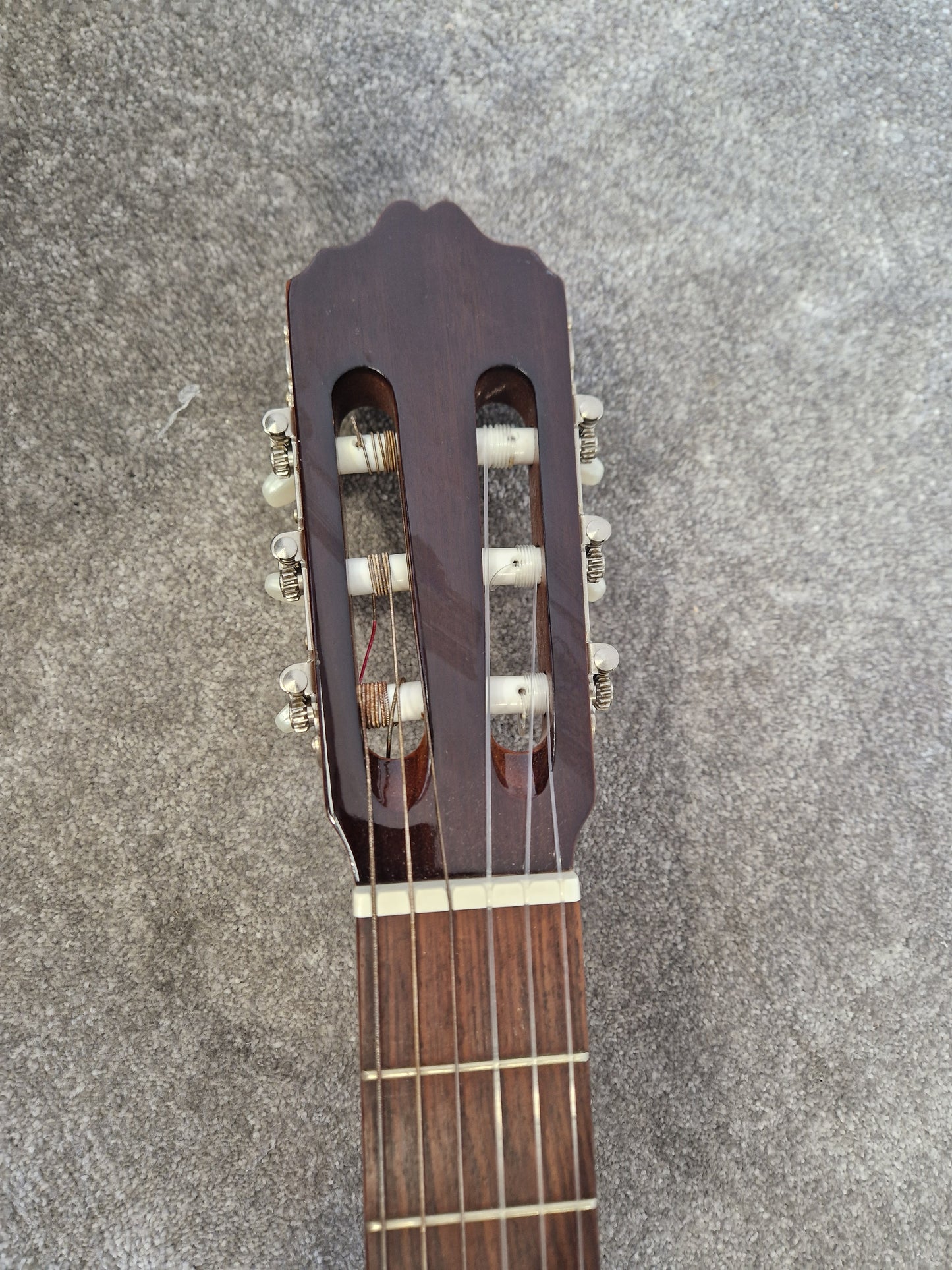 Alhambra 3C Classical Guitar – Solid Cedar Top & Mahogany Back – Excellent