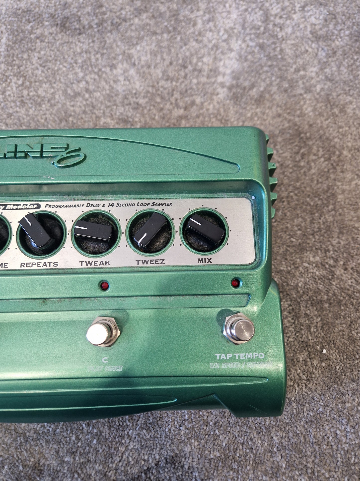 Line 6 DL4 Delay Modeler – 16 Delay Modes & Looper – Very Good