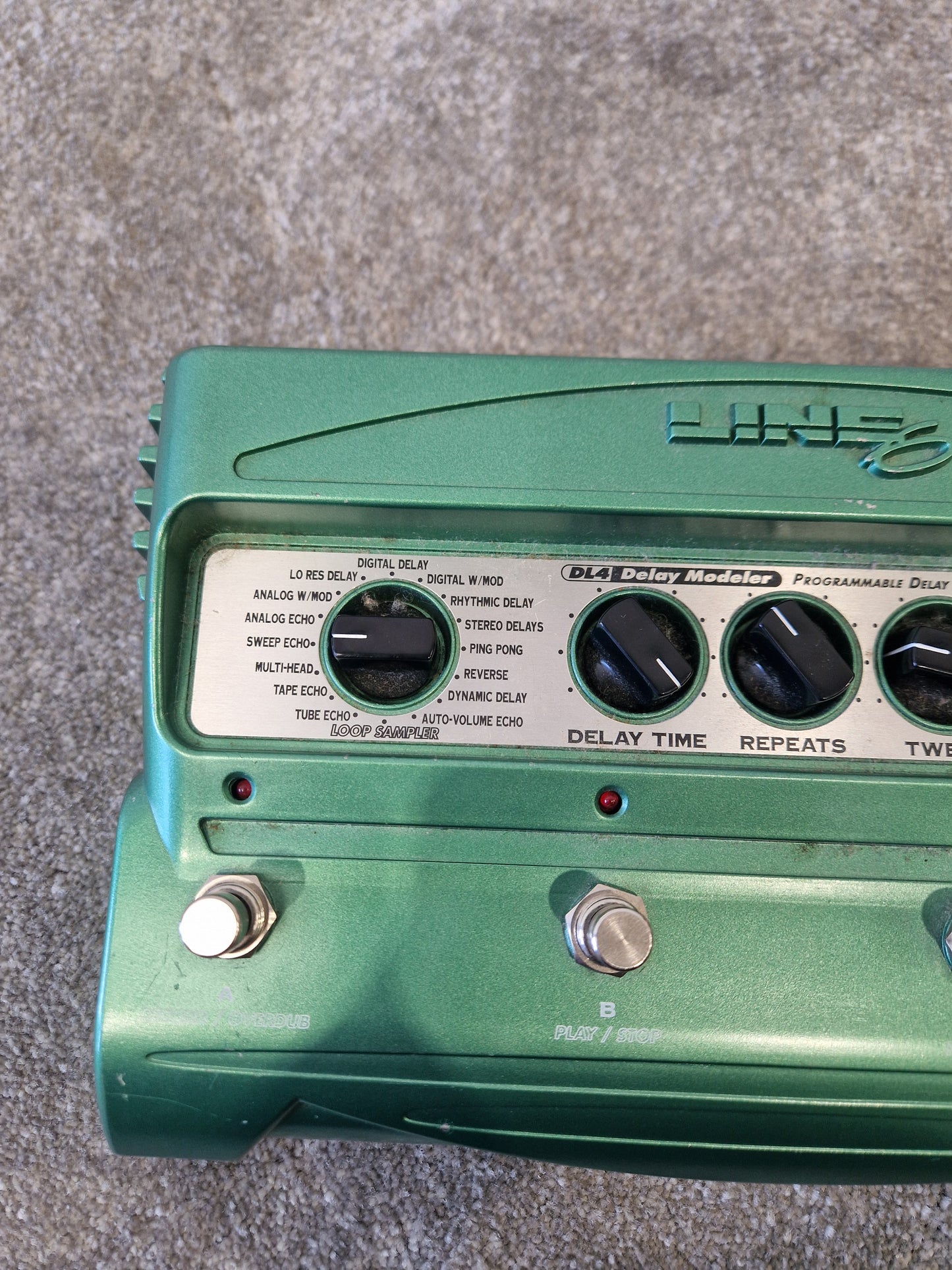 Line 6 DL4 Delay Modeler – 16 Delay Modes & Looper – Very Good