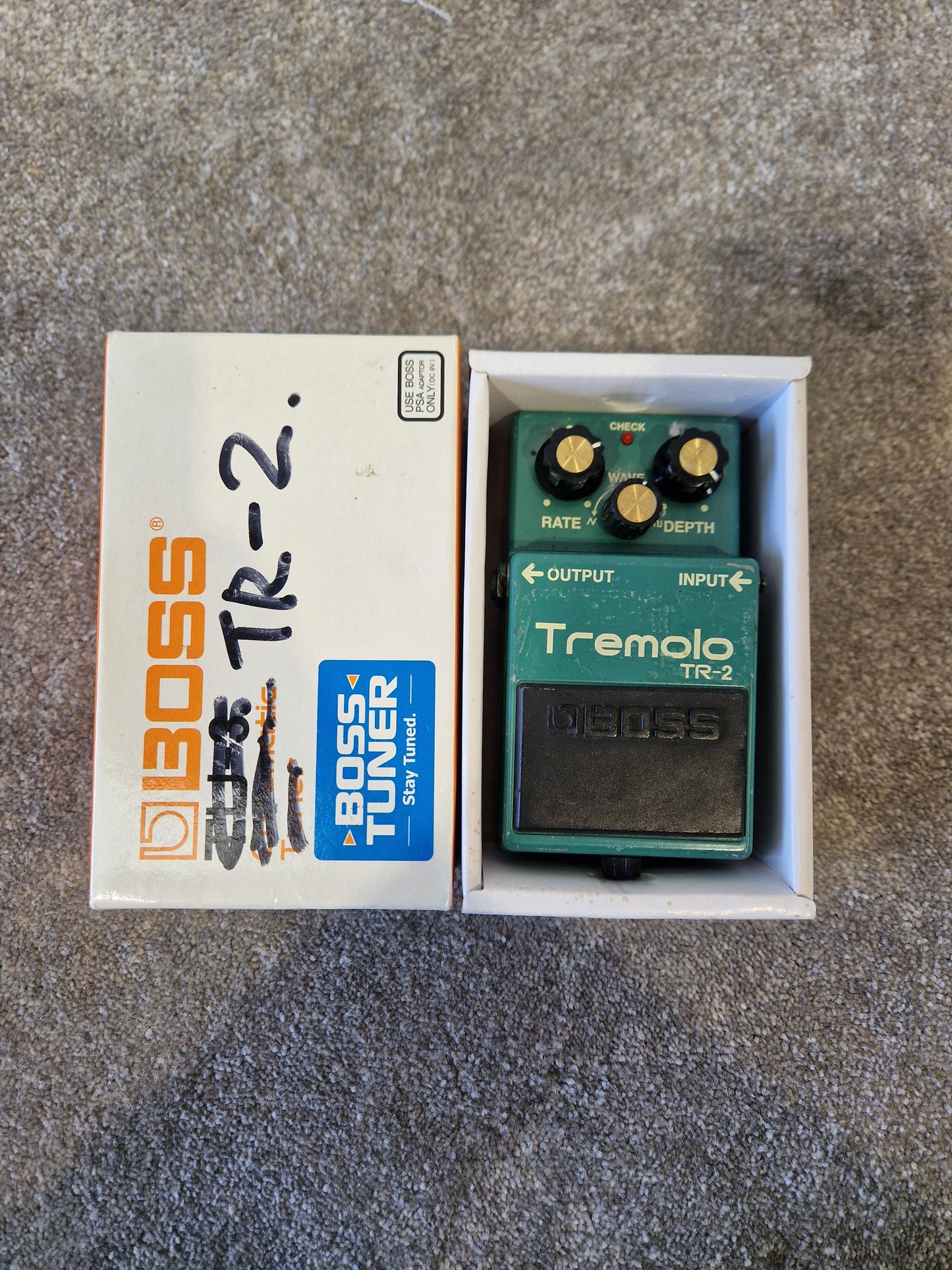 Boss TR-2 Tremolo Pedal – Smooth Wave Control & Classic Modulation – Very Good w/ Box