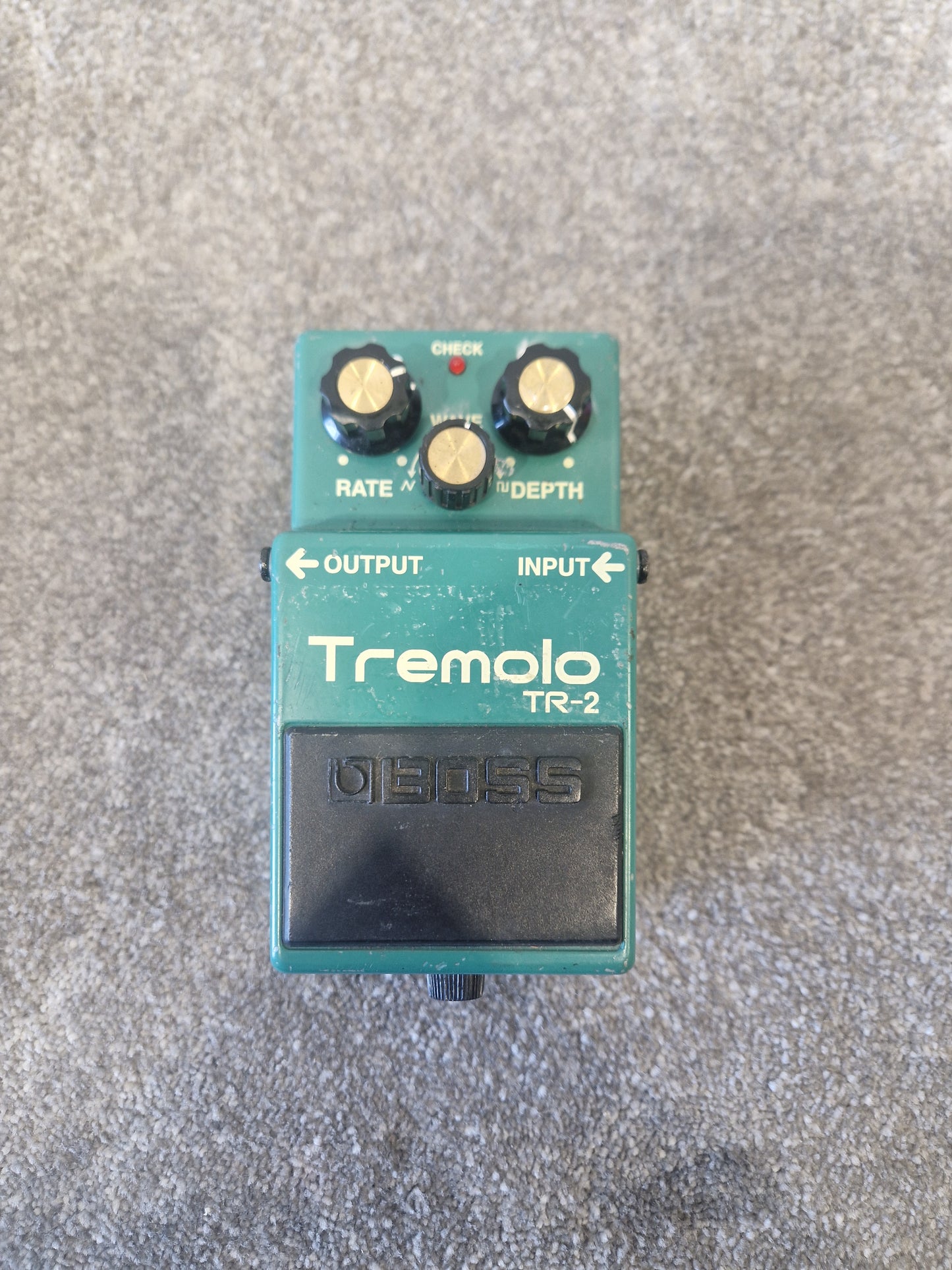 Boss TR-2 Tremolo Pedal – Smooth Wave Control & Classic Modulation – Very Good w/ Box