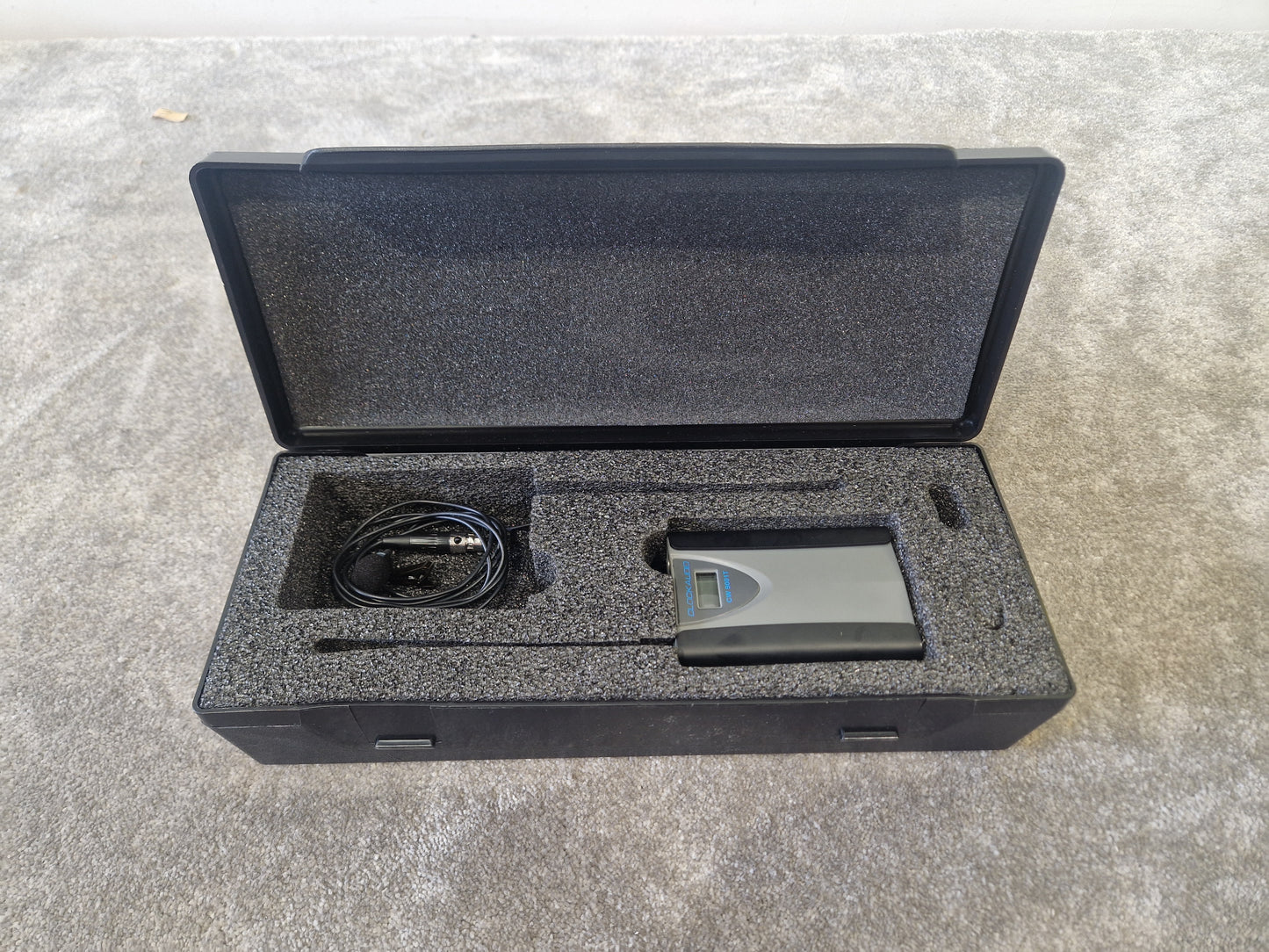 Clock Audio CW 9001T – Broadcast-Grade Microphone, Excellent Condition w/ Hard Case