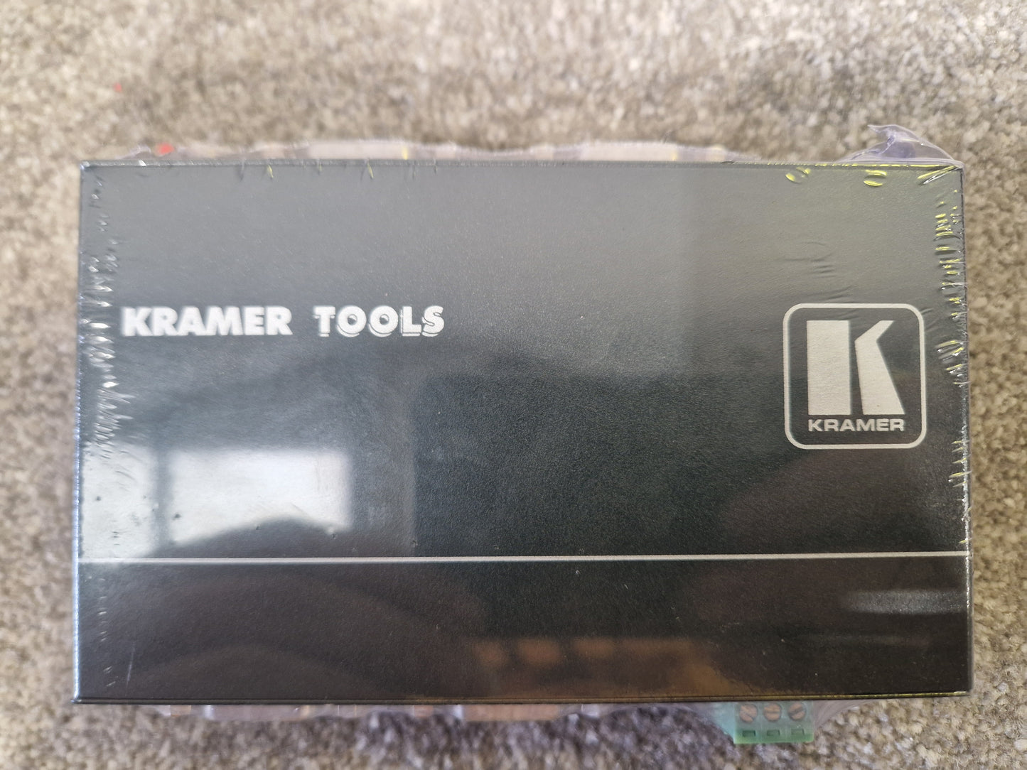 Kramer VP-211K – 2-Way VGA/UXGA Distribution Amplifier – Factory Sealed New
