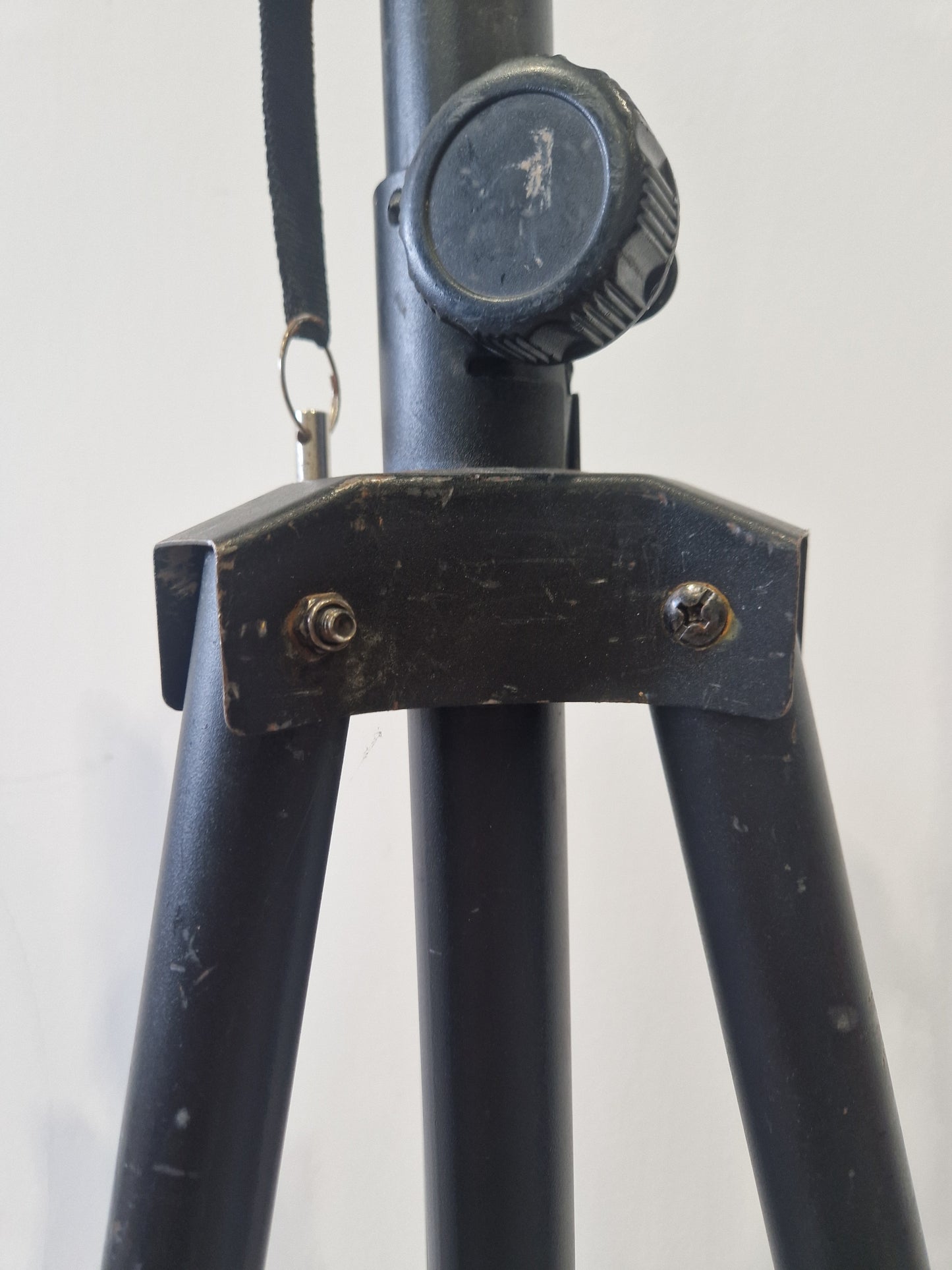 Stagg Speaker Stand Tripod Pair – Adjustable Height – Good
