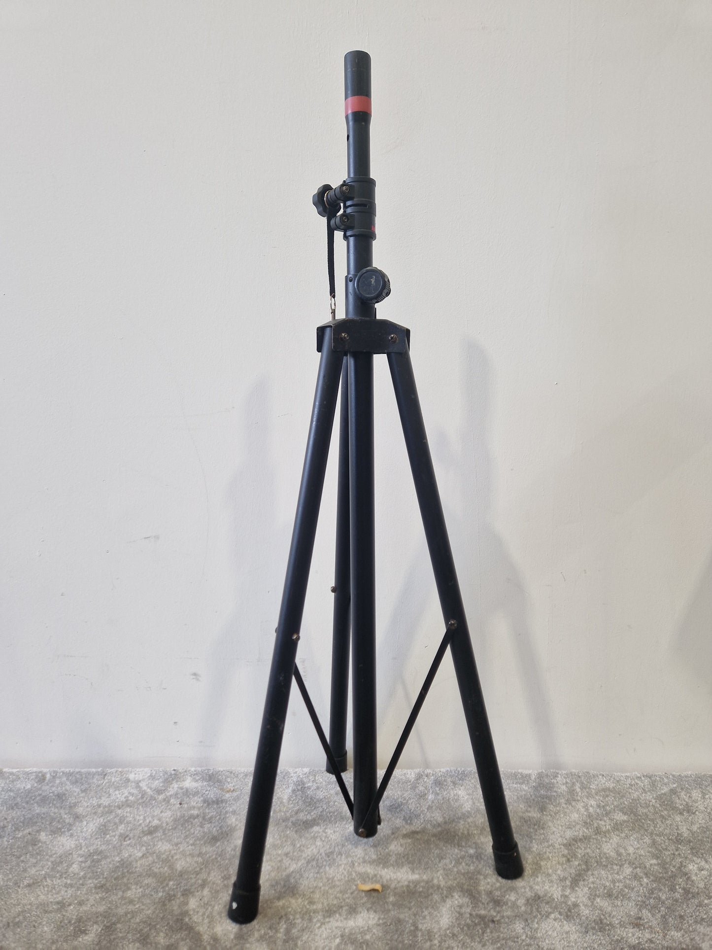 Stagg Speaker Stand Tripod Pair – Adjustable Height – Good