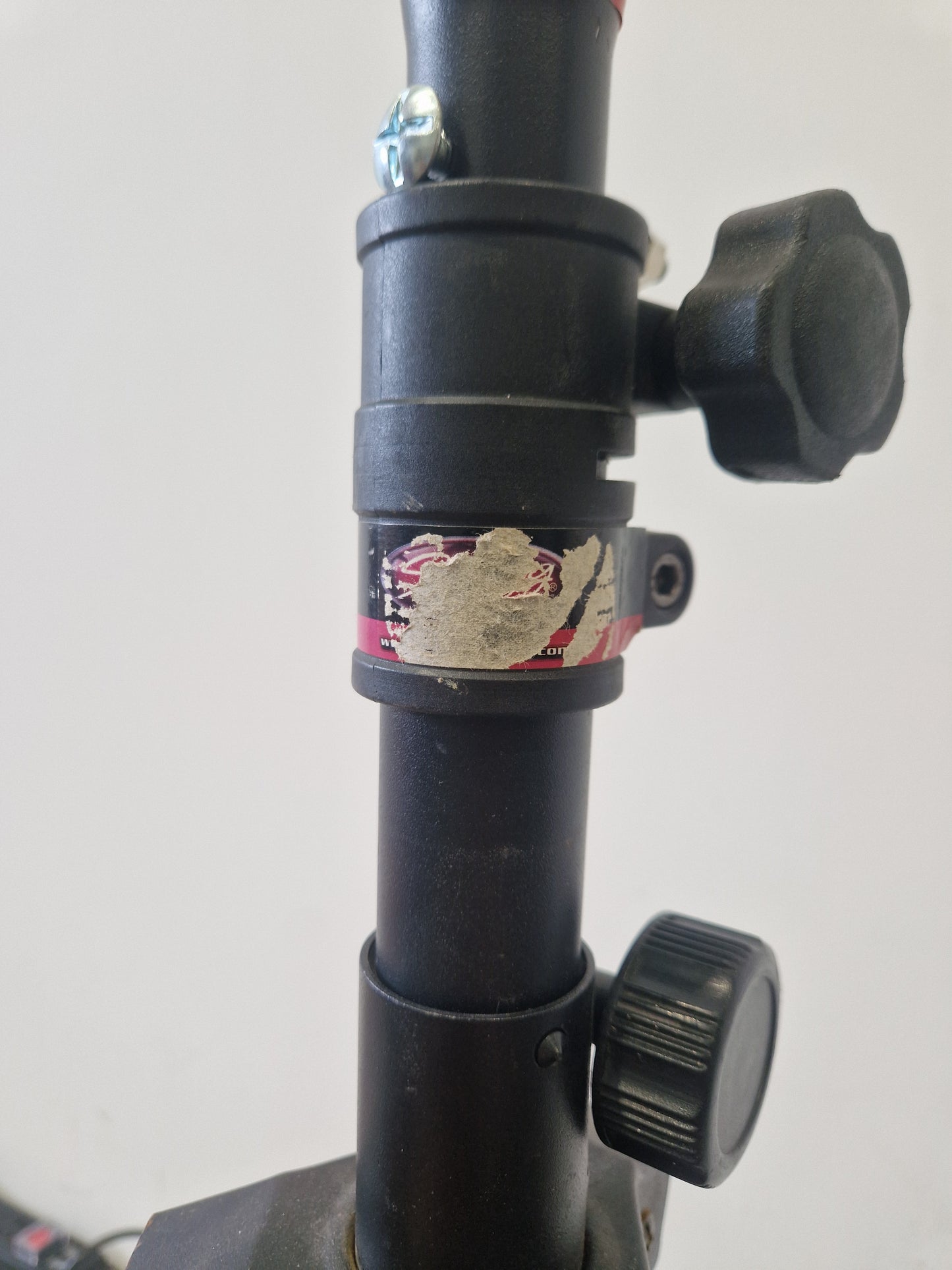 Stagg Speaker Stand Tripod Pair – Adjustable Height – Good