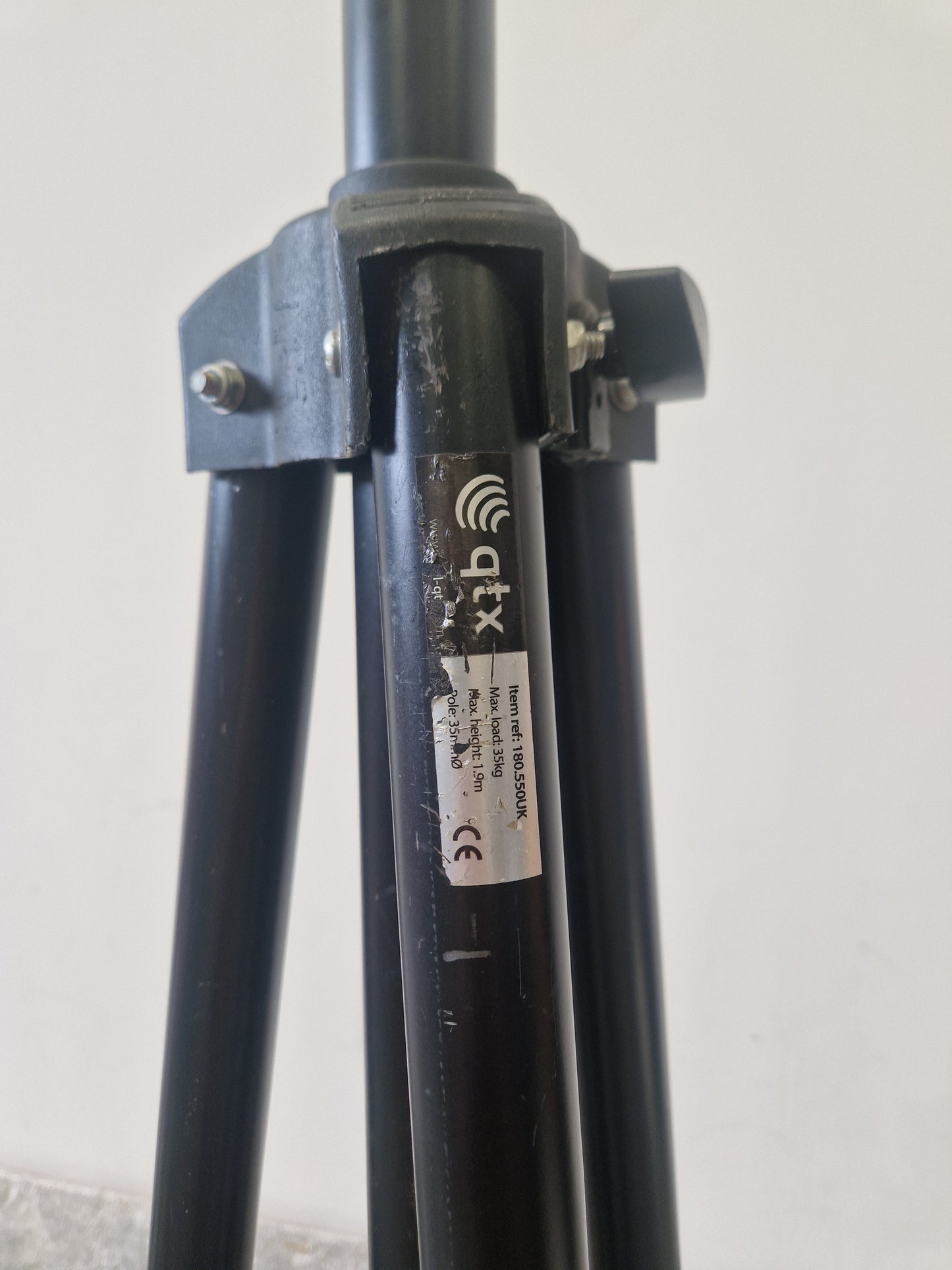 QTX Speaker Stand Tripod Pair – Adjustable Height – Good