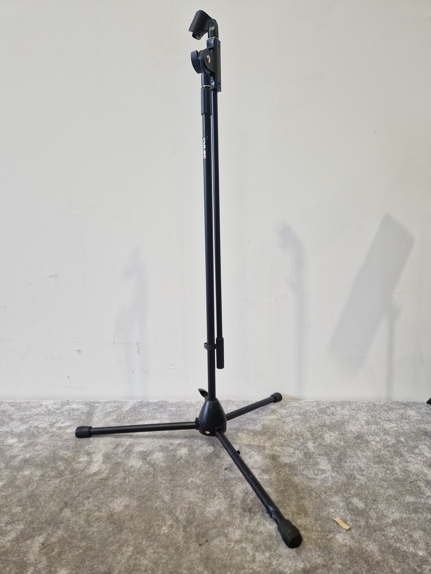 Pulse Microphone stands Set of 4 – Very Good - w/ Gig Bag