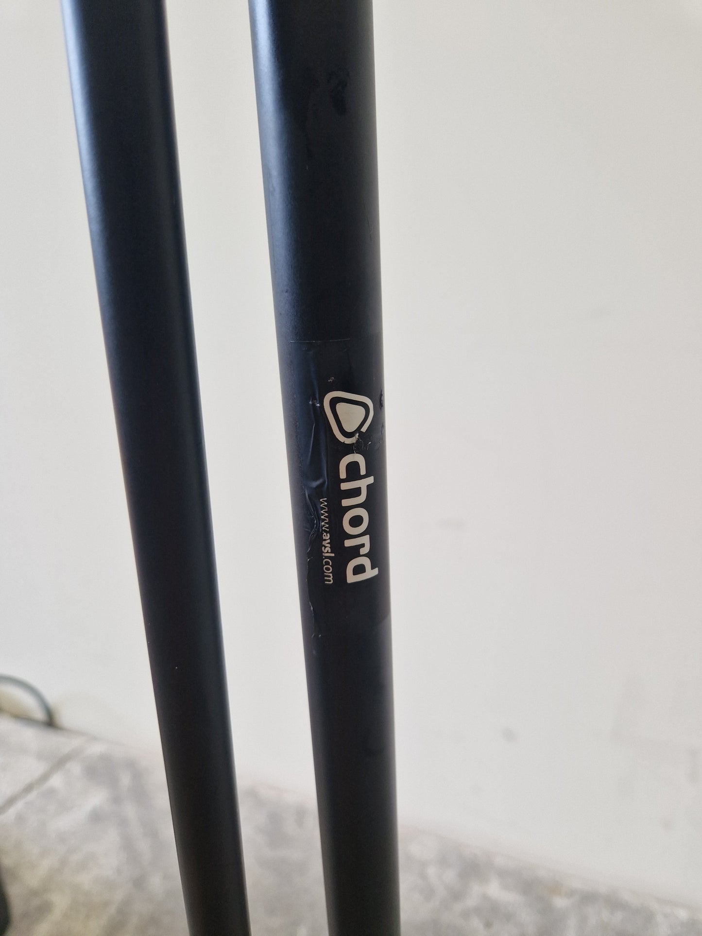 Chord Microphone Tripod Stand – Lightweight Frame – Very Good – w/ Pulse gig bag