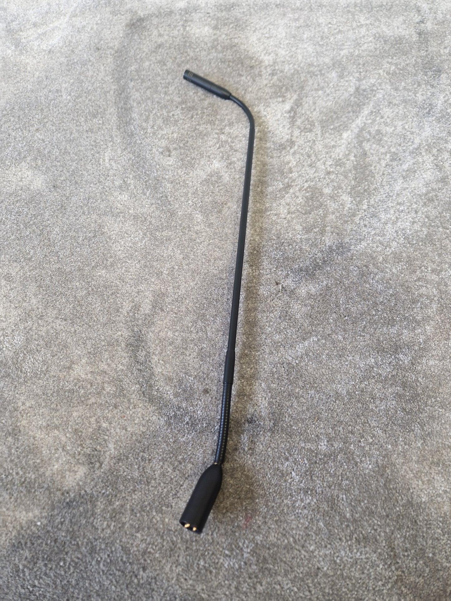 Toa R-EM800L55 Condenser Desktop Microphone – Broadcast Grade – Excellent