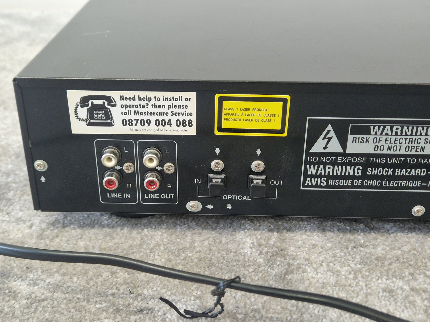 Grundig MD 50 MiniDisc Player/Recorder – Built-In Power Cable – Good w/ Manual