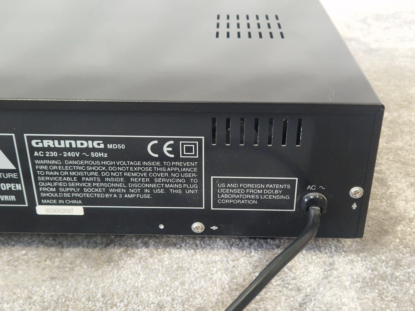 Grundig MD 50 MiniDisc Player/Recorder – Built-In Power Cable – Good w/ Manual