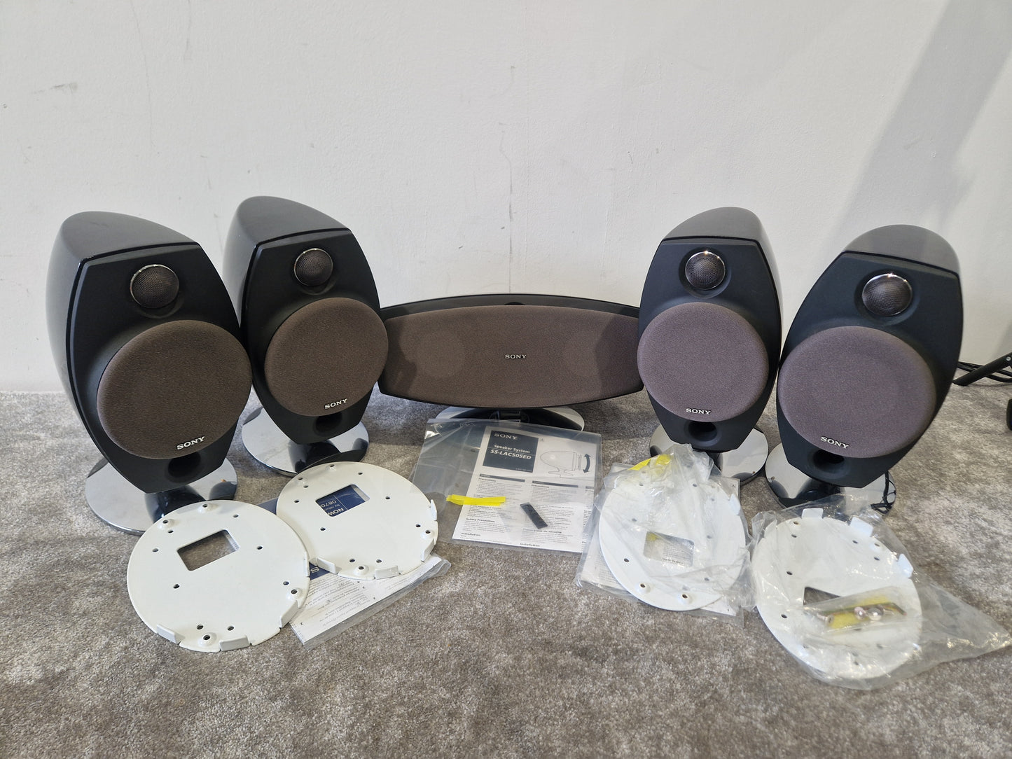 Sony SS-LA500ED And 4 Sony SS-LAC505ED Speaker Set – Aluminium Dome Tweeters- Very Good