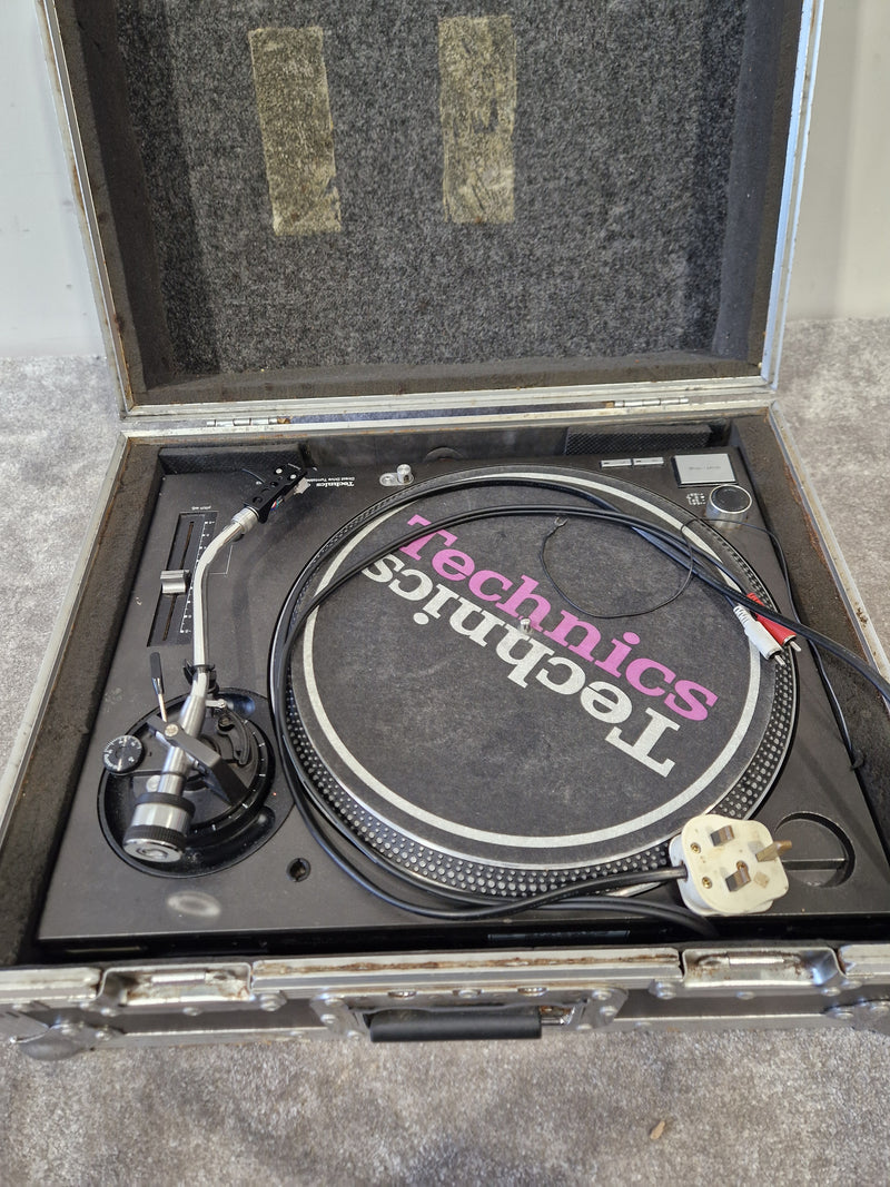 Technics SL-1210MK5 Turntable - Quartz Direct Drive - Road Case Included - Very Good - image 4