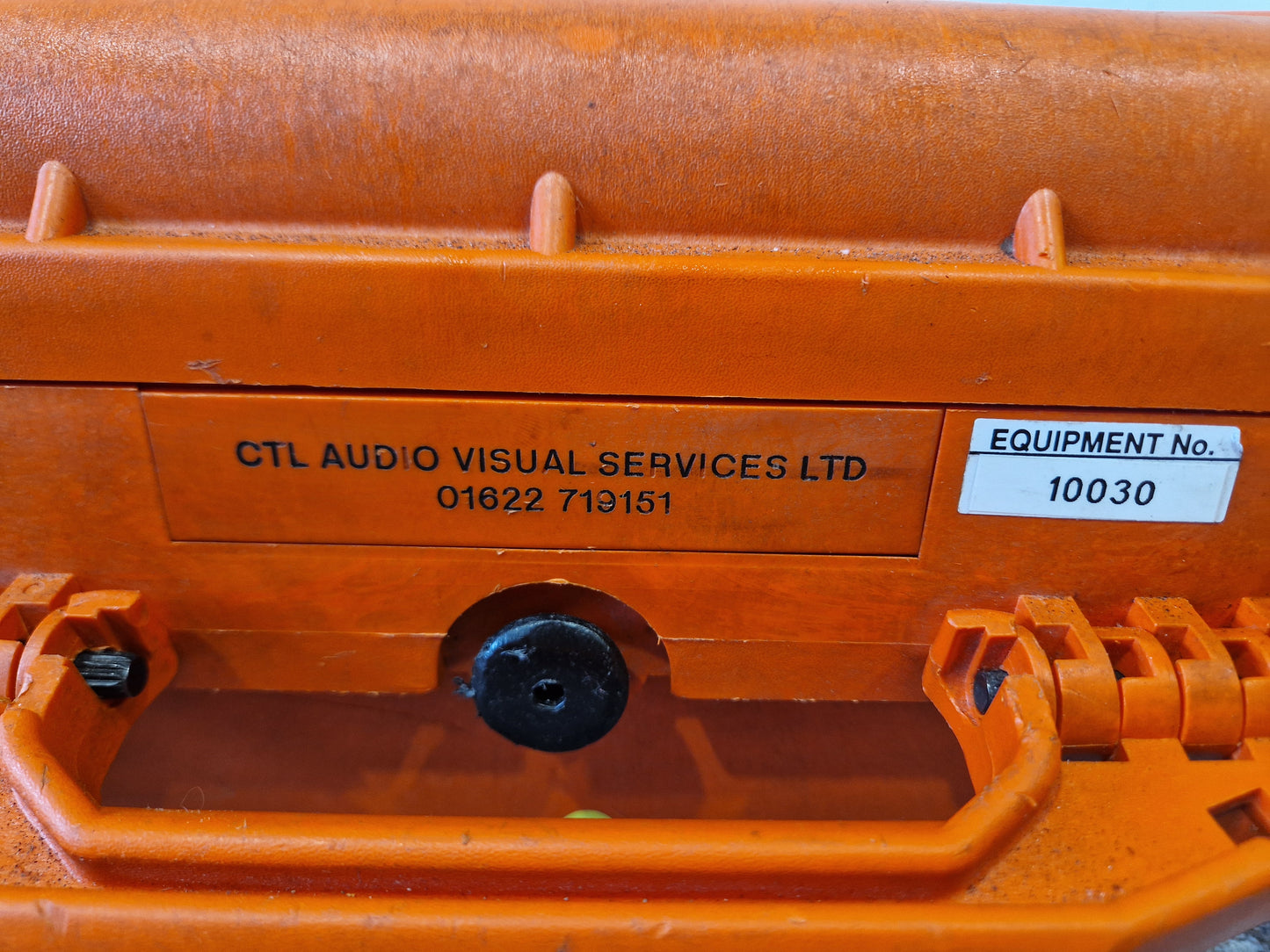 Peli 1520 Protective Waterproof Orange Case – Foam Insert – Good