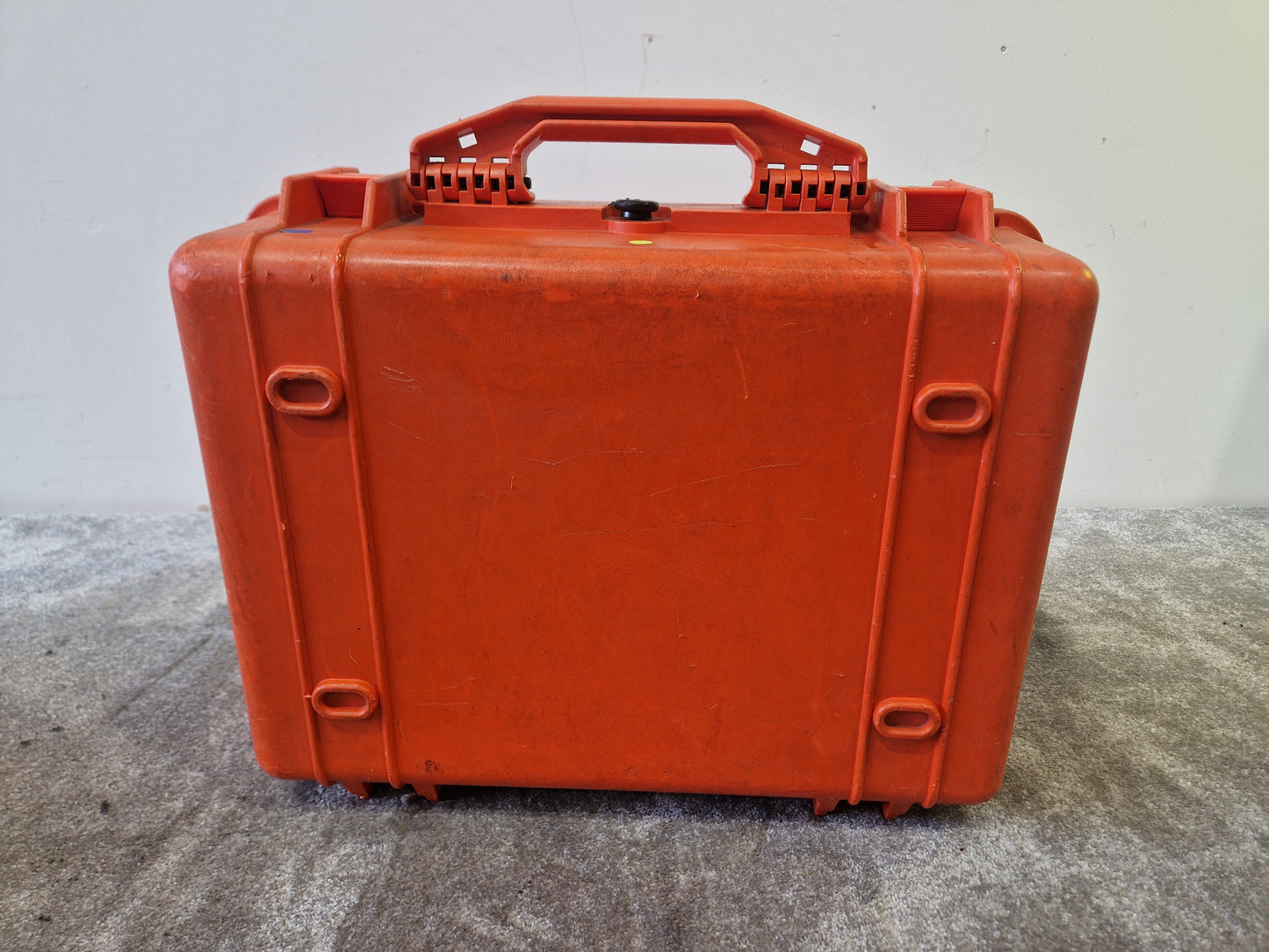 Peli 1520 Protective Waterproof Orange Case – Foam Insert – Good