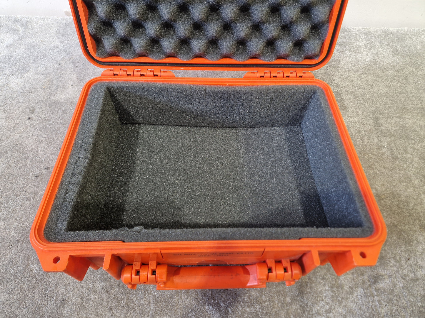 Peli 1450 Orange Protective Waterproof Case – Foam Insert – Good