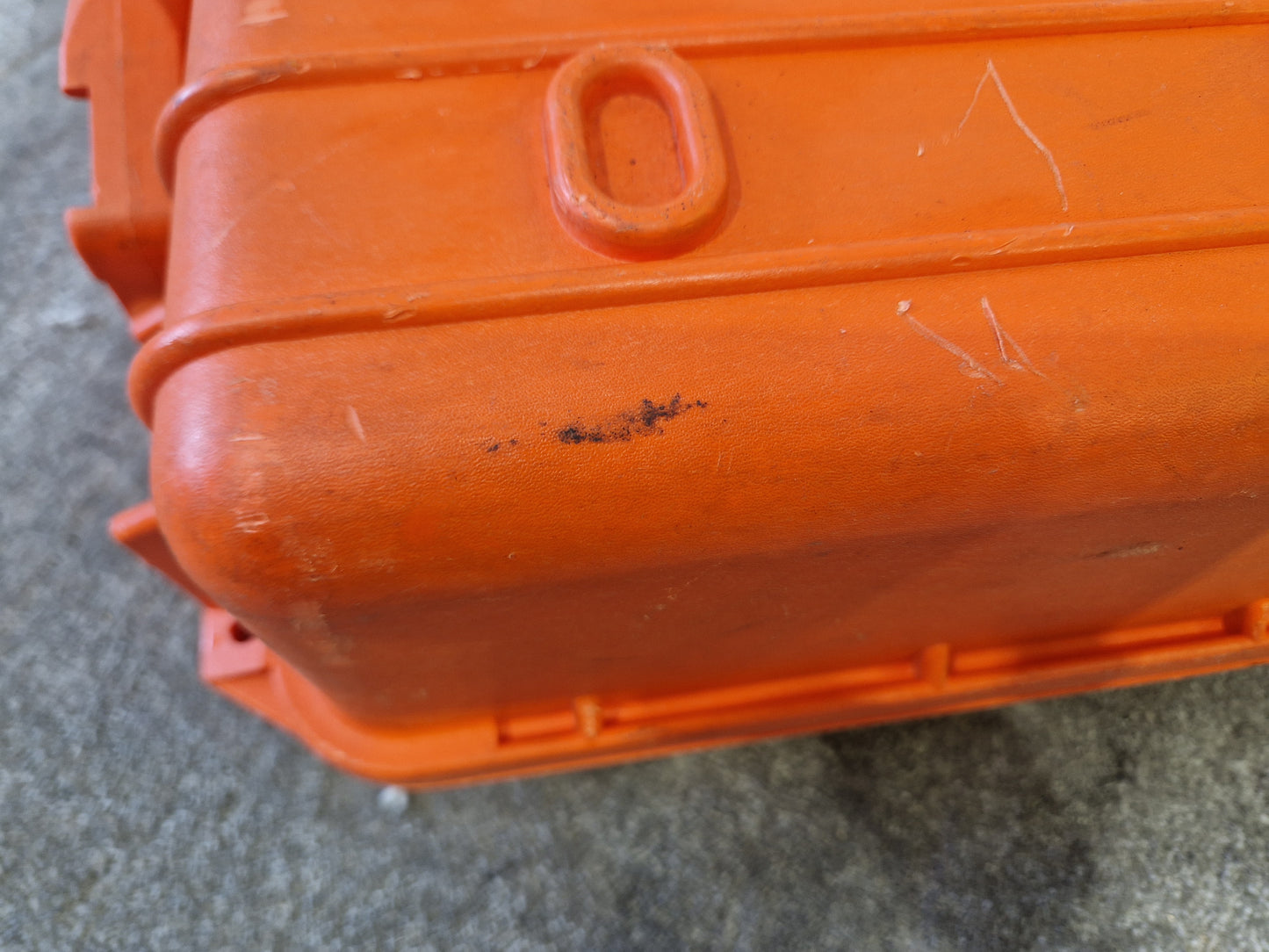 Peli 1450 Orange Protective Waterproof Case – Foam Insert – Good