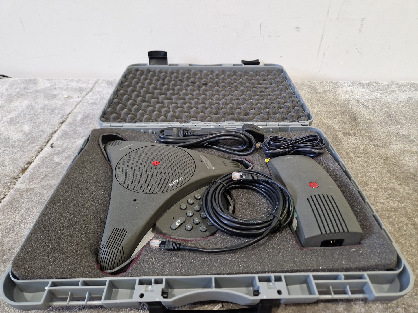 Polyspan Soundstudio Conference Phone System – Very Good w/ Hard Case