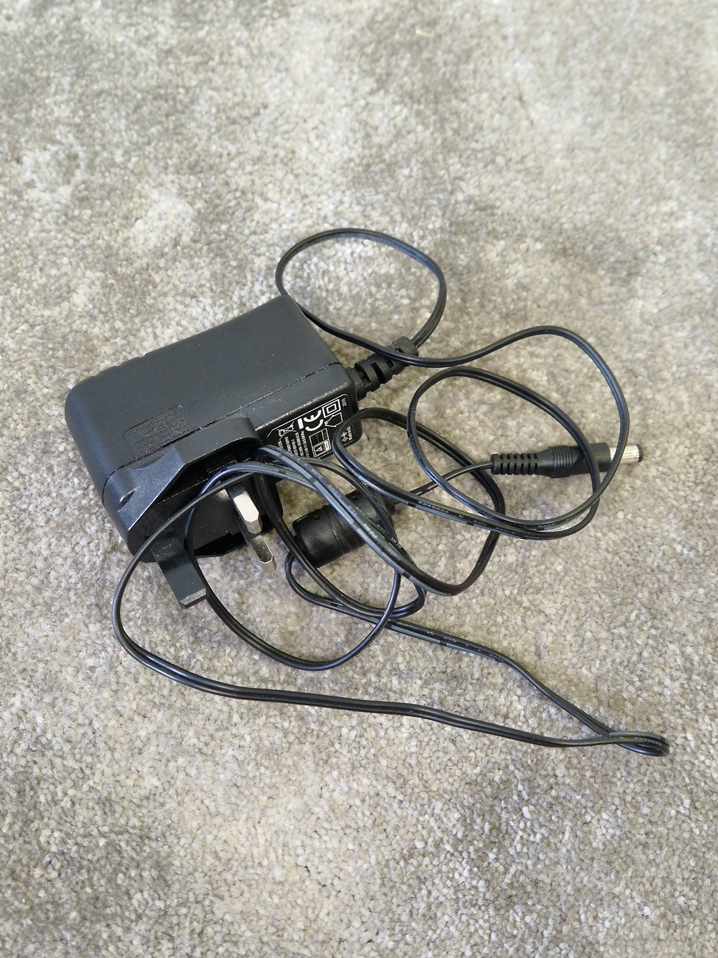 Kmise Tremolo Effects Pedal – True Bypass – Excellent w/ AUX Cables