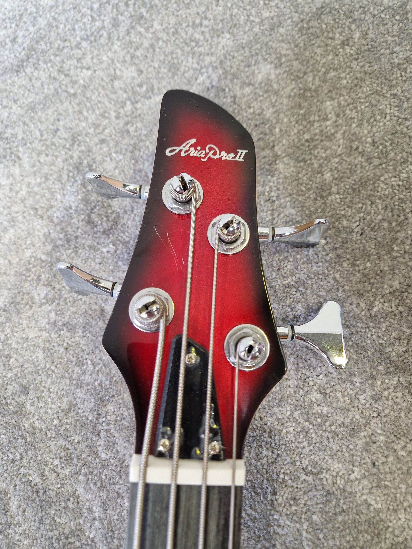 Aria Pro II IGB STD Bass – 24-Fret Design & SSH Pickup Configuration – Excellent