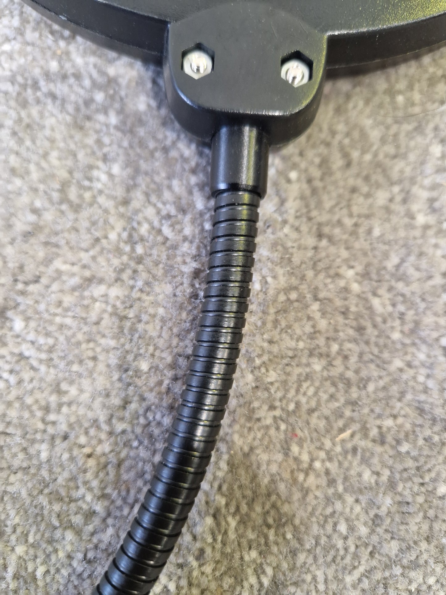 Microphone Pop Filter – Adjustable Reach, Desk Clamp – Very Good