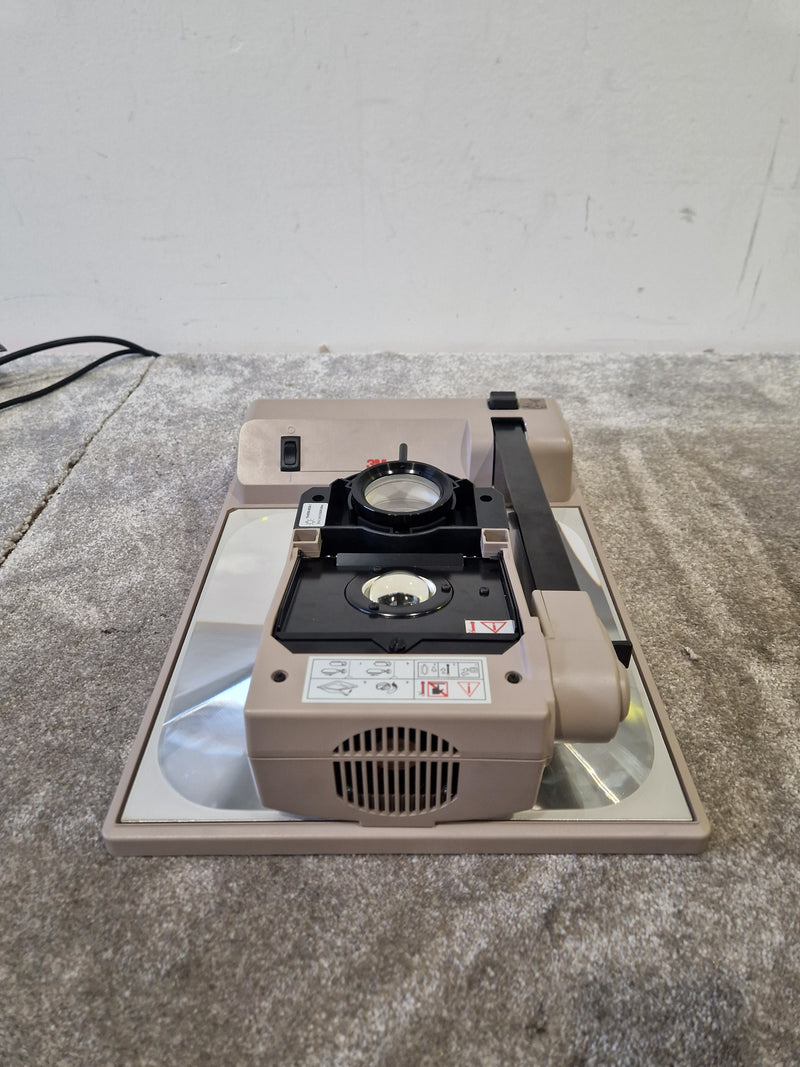 3M 2660 Overhead Projector - Portable AV Unit - Good w/ Gig Bag - image 1