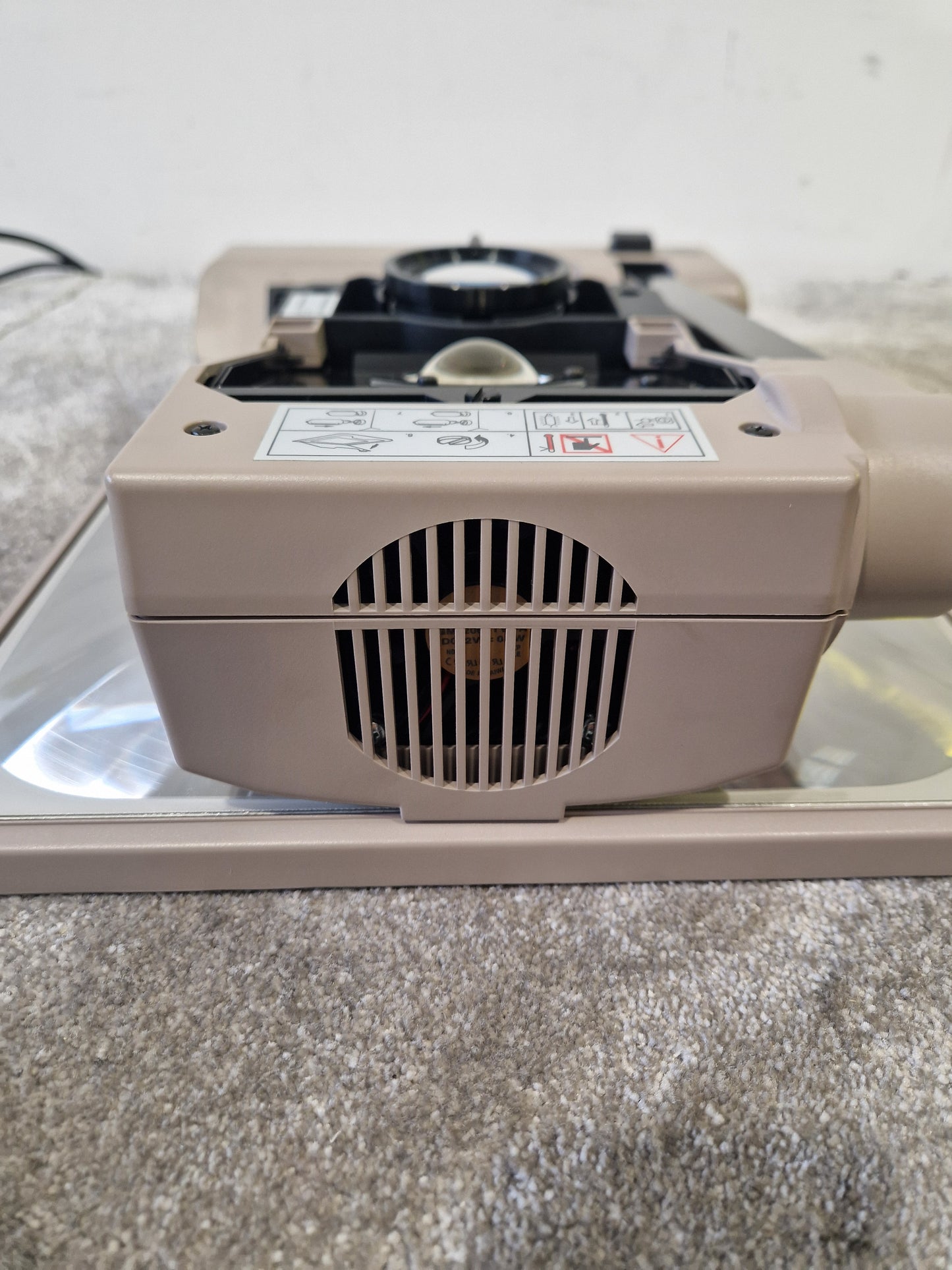 3M 2660 Overhead Projector – Portable AV Unit – Good w/ Gig Bag