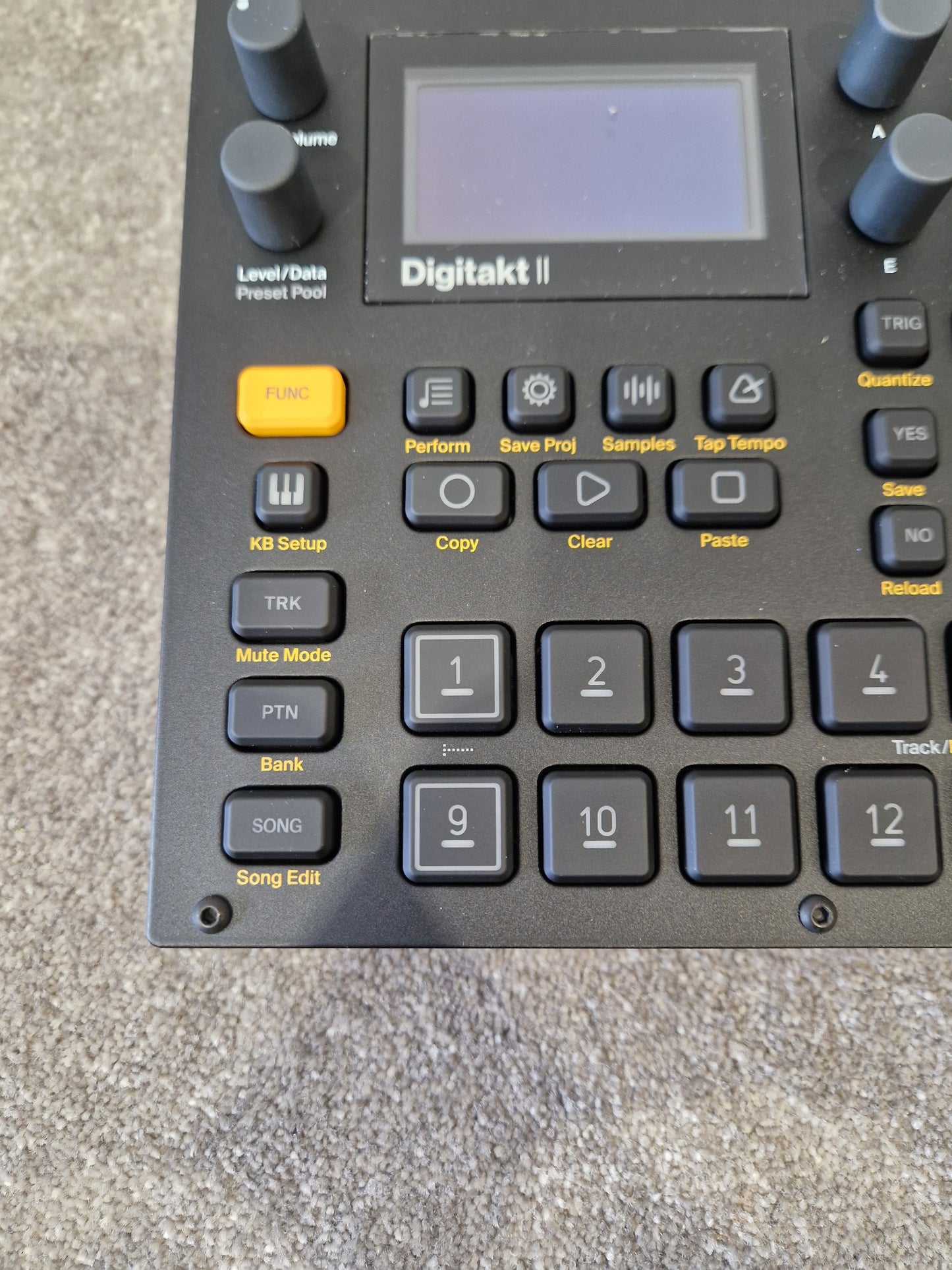 Elektron Digitakt II – Digital Drum Computer & Stereo Sampler – Excellent w/ Original Box