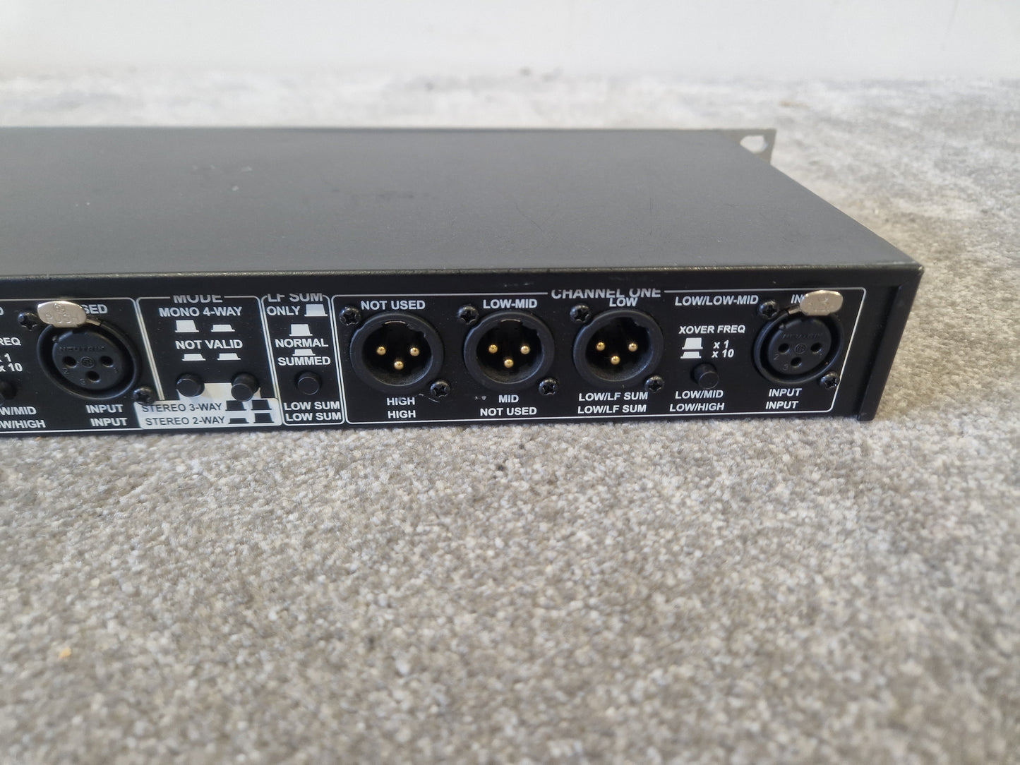 DBX 234xs XSV-EU Crossover – 2/3/4-Way, XLR I/O – Good