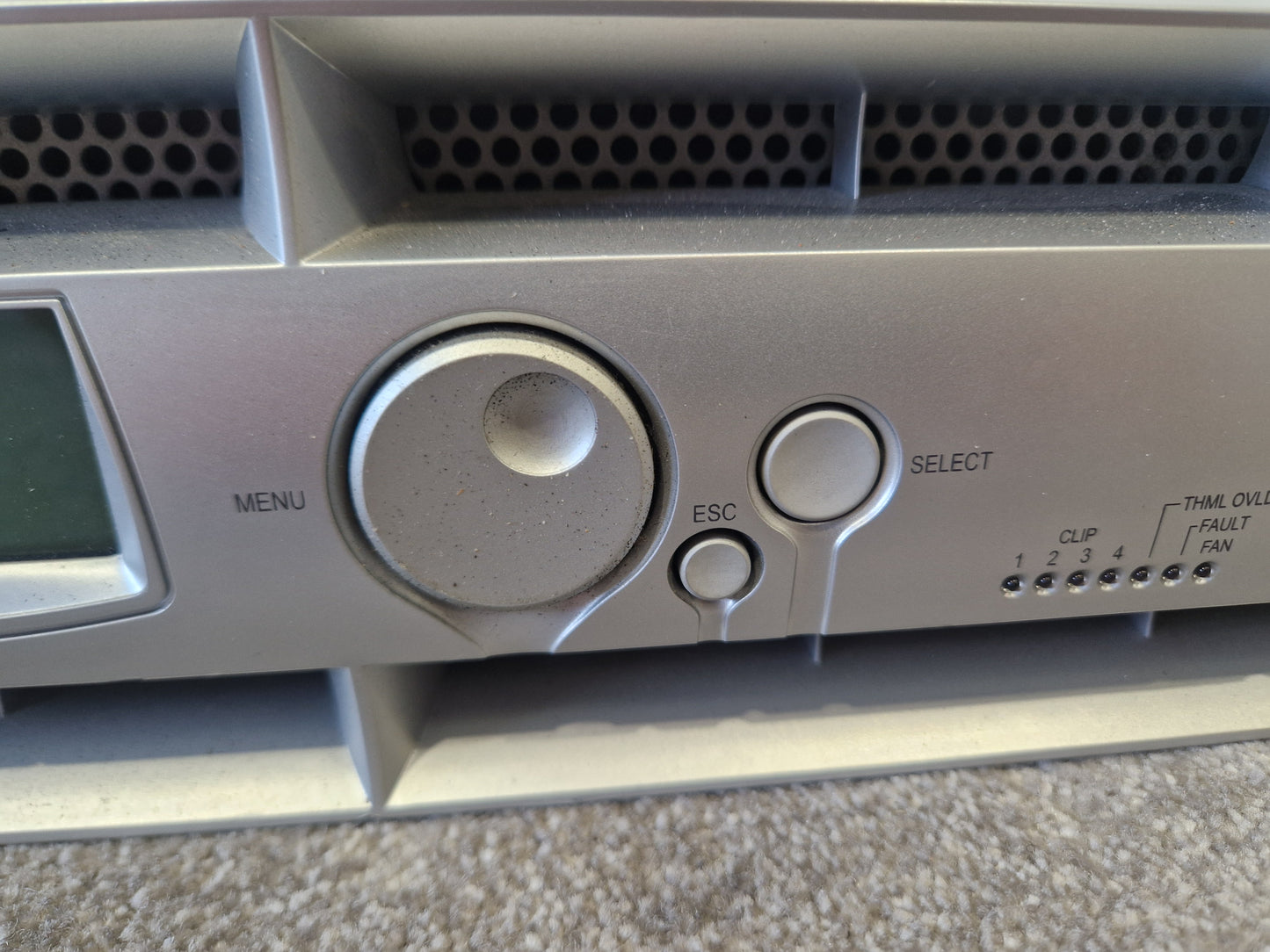 ClearOne Converge Pro 880TA – 4x 35W Amps – Echo & Noise Cancellation – Good