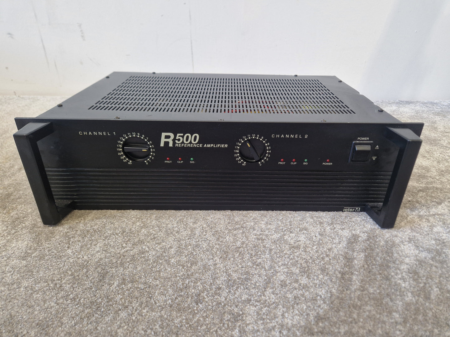 Inter-M R-500 – 2-Channel Reference Amplifier – 500W Output – Good